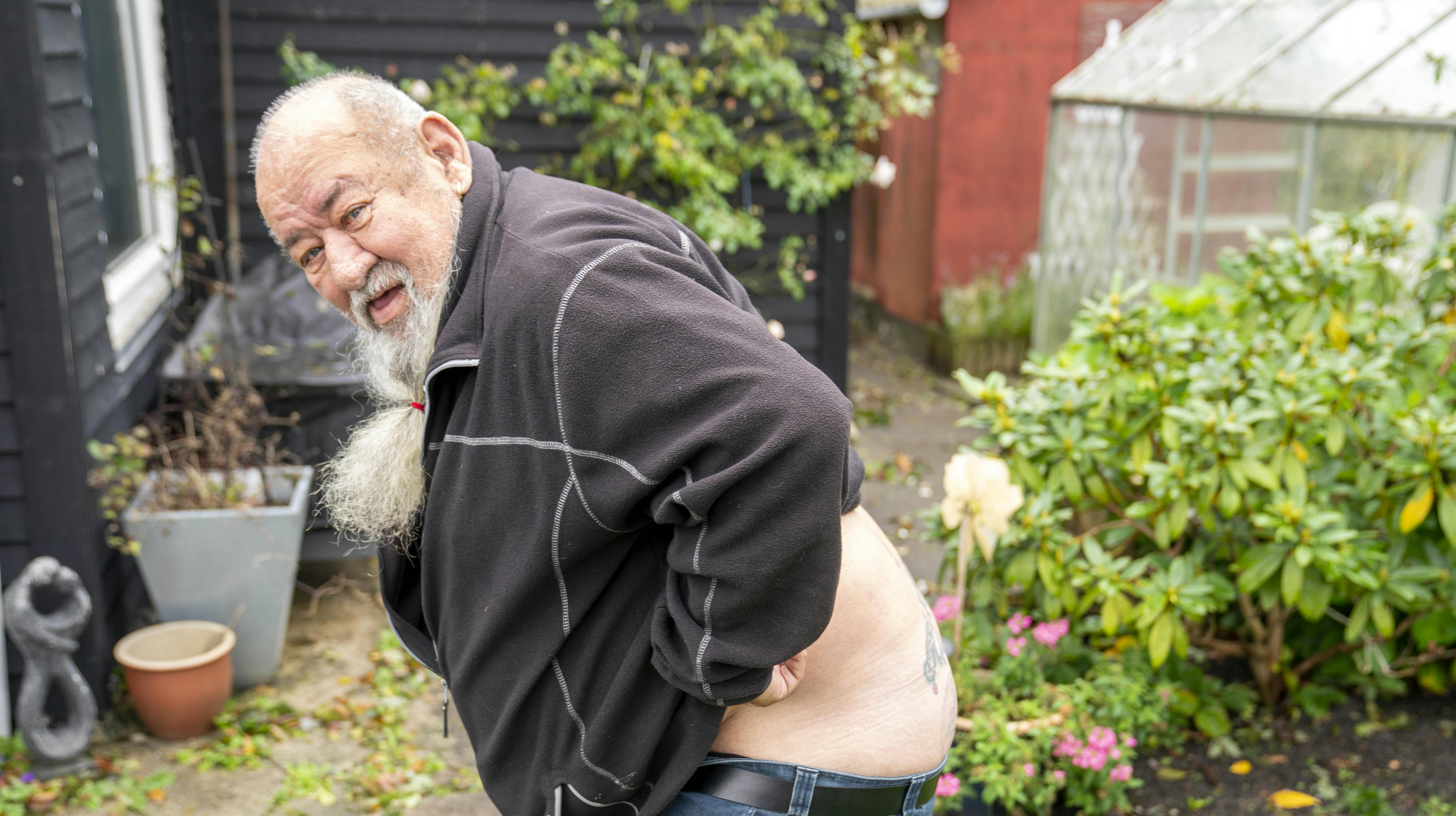 Vi skal besøge kolonihaven Jørgen Berthelsens Minde i Aalborg og tale med Fjolle-Keld, formand Finn Lund Nyby, Anamariia Joule Fragtrup og Lisbeth Klemmensen. Vi møder dem i et fælleshusBalladen om kolonihaven