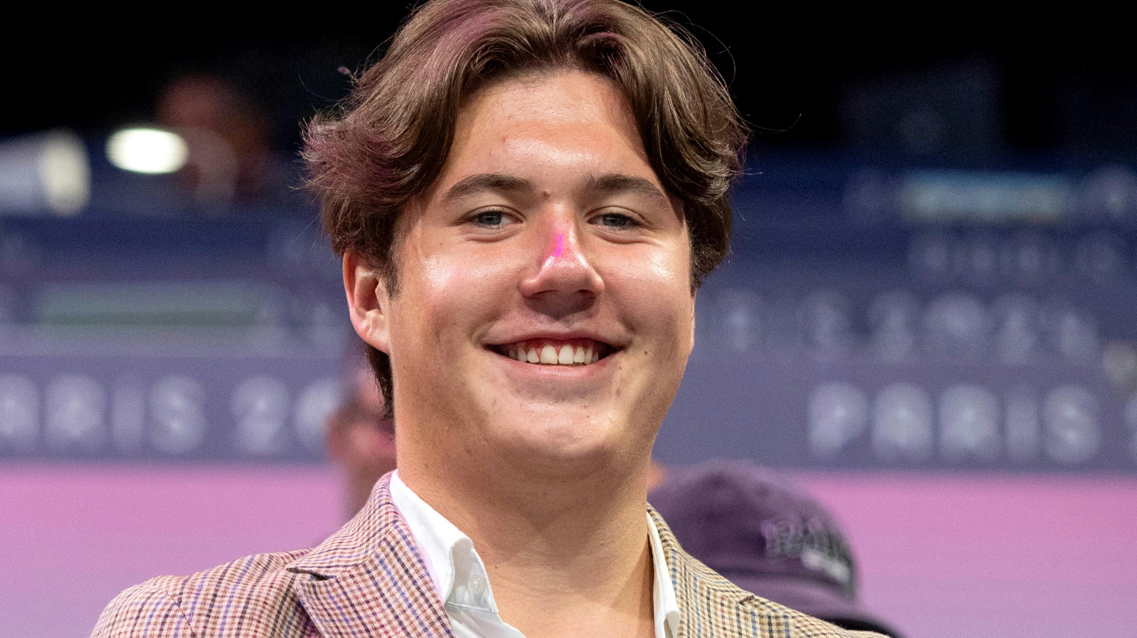 OL Paris 2024Danmarks vandt OL guld.Danmark smadrer TysklandKong Frederik og Kronprins FrederikHåndboldherrernes familiemedlemmer var mødt talstærkt op i Lille i Frankrig, hvor de efter sejren over Tyskland overøste spillerne med ros og kærlighed..