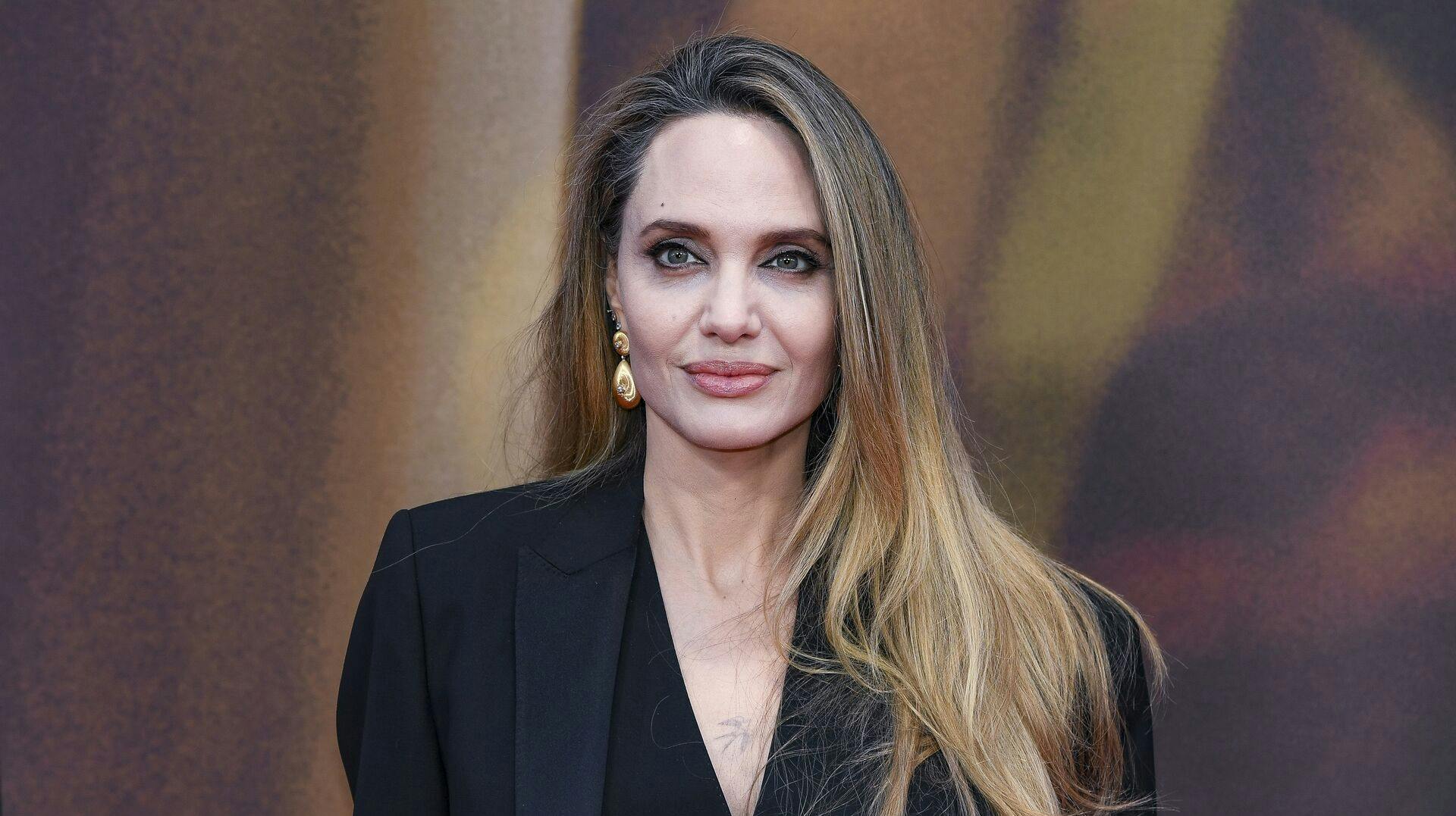 Angelina Jolie har tidligere formået at snuppe Brad Pitt, mens han stadig var gift med Jennifer Aniston.