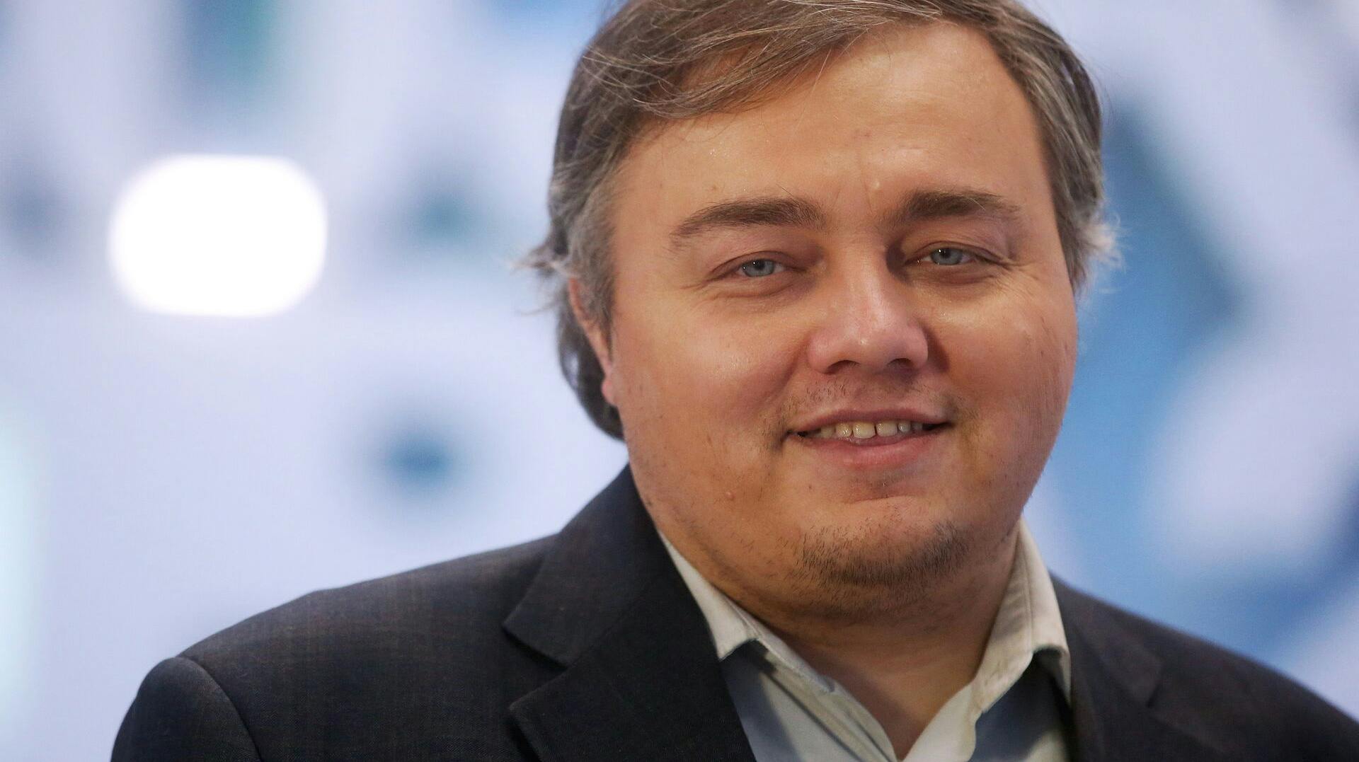 En russer, der lignede en overvægtig udgave af Leonardo DiCaprio, har set sig nødsaget til at droppe sin karriere som lookalike