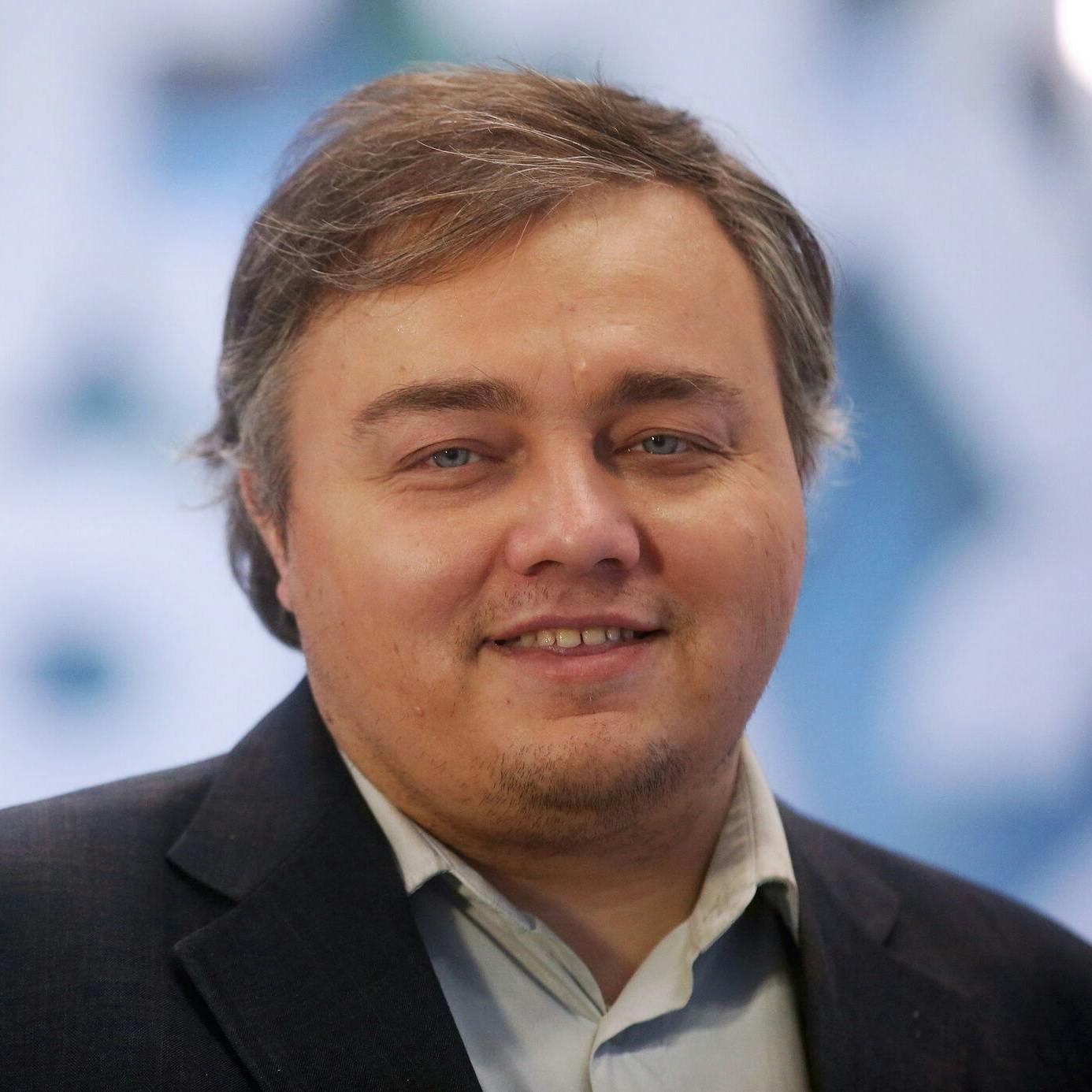 En russer, der lignede en overvægtig udgave af Leonardo DiCaprio, har set sig nødsaget til at droppe sin karriere som lookalike