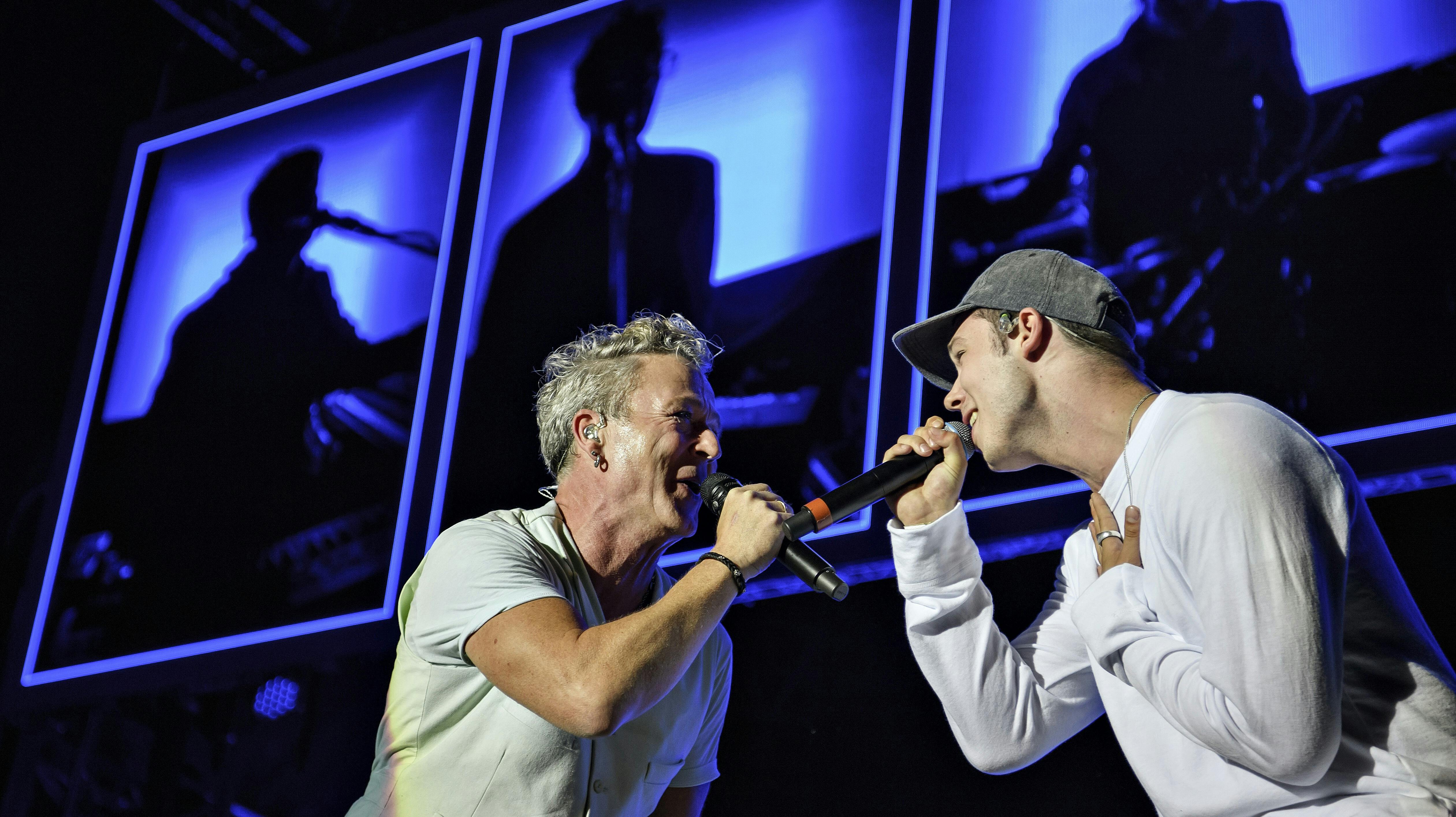 Sangen "Hugos vuggevise" fremhæves af flere som albummets bedste.