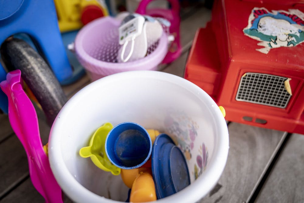 Forbrugerrådet Tænk har fundet niveauer af ftalater over EU's grænser i 8 ud af 40 stykker legetøj købt på online markedspladser. Særligt bløde plastikbolde havde for høje niveauer. Legetøjet på billedet har ikke været en del af undersøgelsen