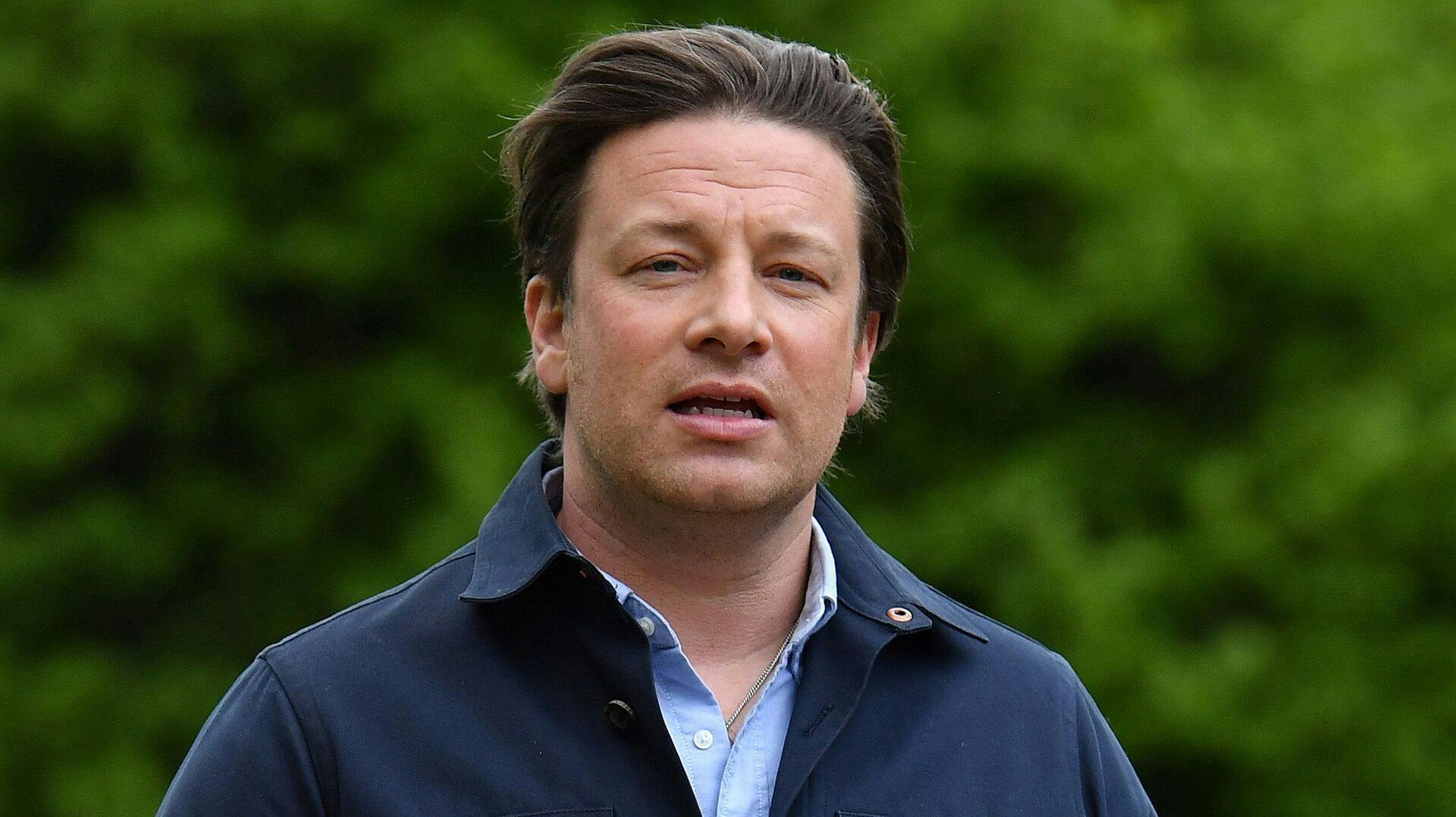 Jamie Oliver beder på sin Instagram-profil om hjælp til at finde en masse stjålet ost.