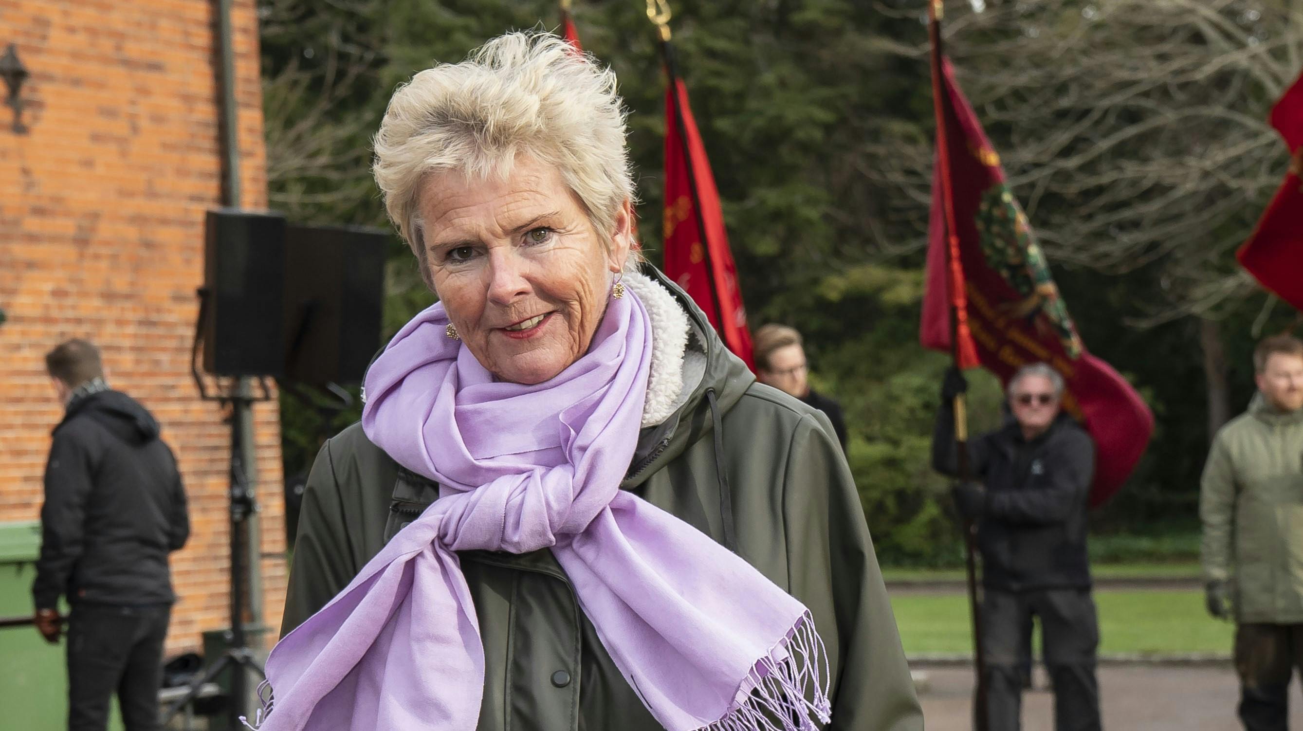 Lizette Risgaard udgiver en bog med titlen "Min Version". 