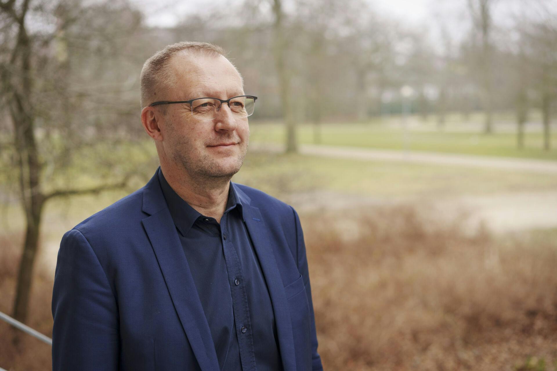 Kommunaldirektør, Kurt Bennetsen er en af de personer, som er blevet truet af den 58-årige ifølge politiet. Han skal også have været udsat for vold af manden på det lokale bibliotek.