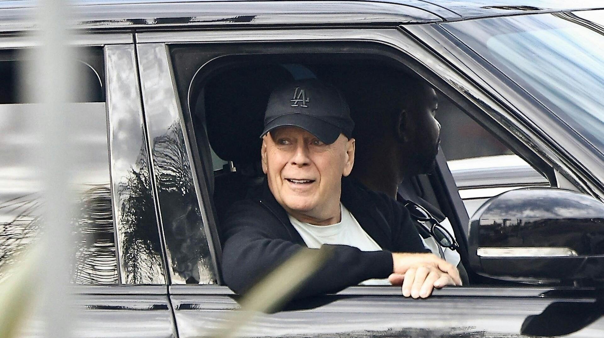 Humøret og interessen for omgivelserne ser ikke ud til at være dårlig.