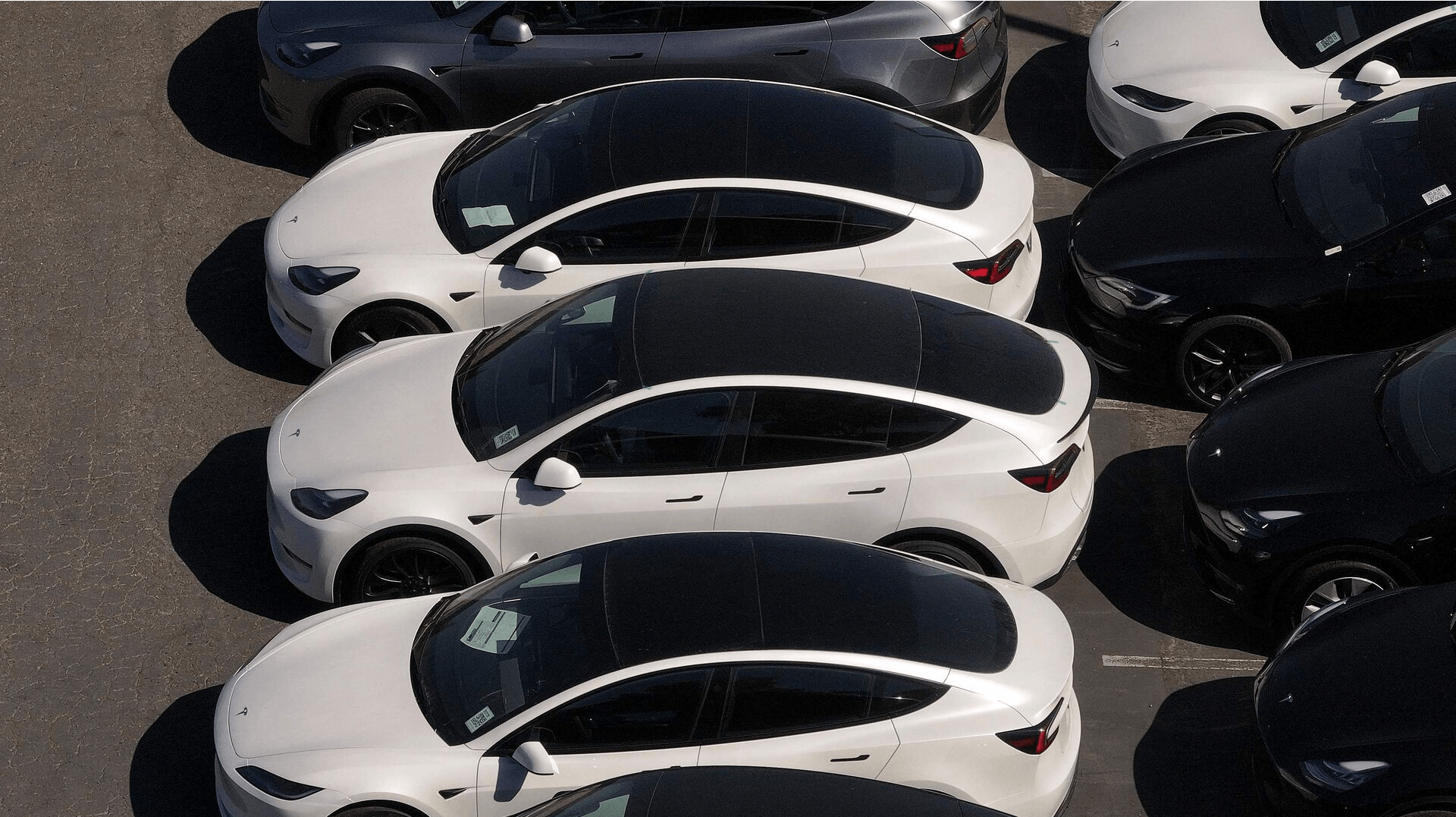 Tesla model Y var årets mest solgte bil i Danmark 2023, og den bliver blandt andet produceret i Kina. Den risikerer i fremtiden at få et stort toldsmæk, så den stiger i pris.