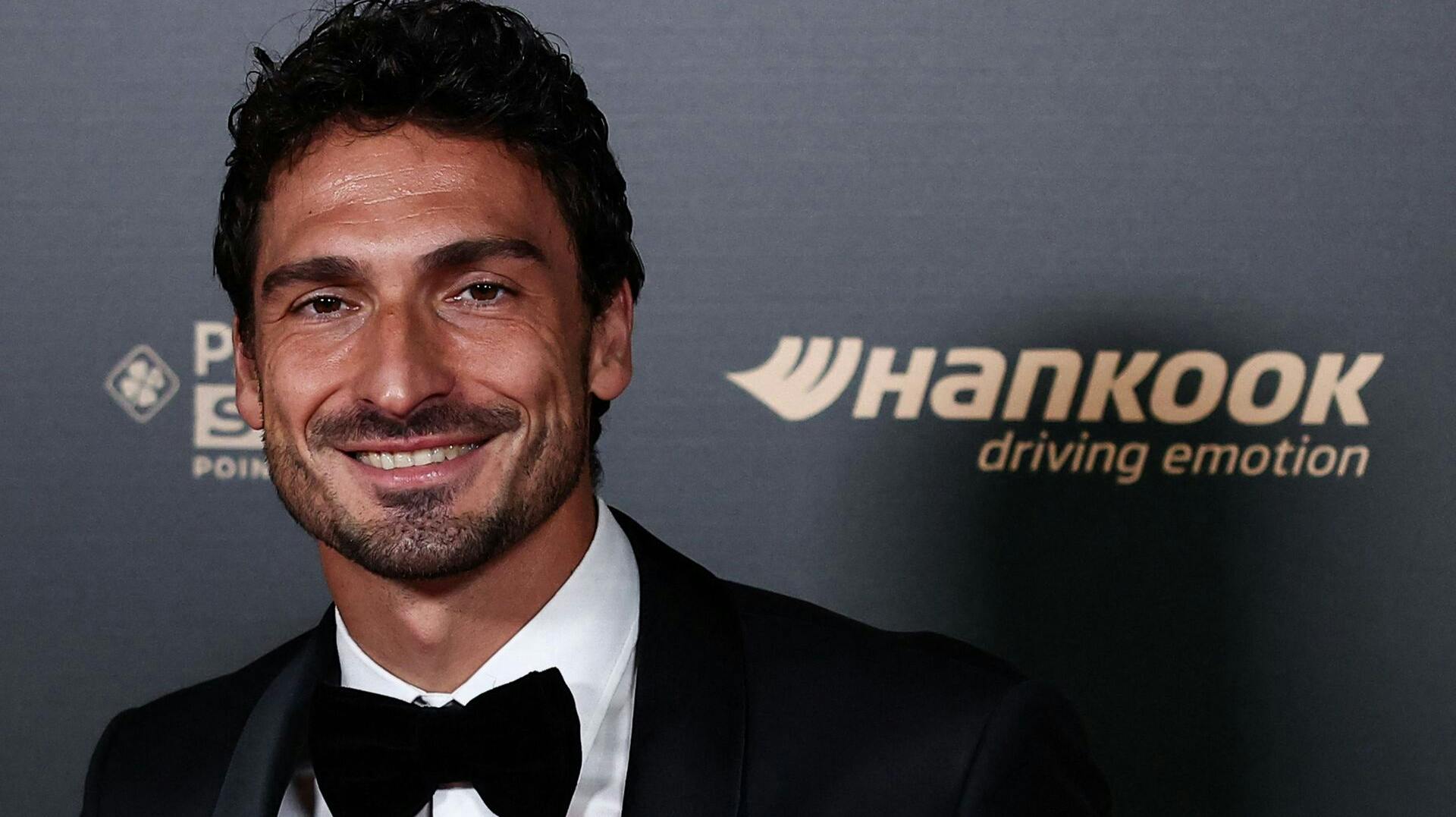 Mats Hummels har fundet sig en ny kæreste efter skilsmissen fra Cathy Fischer-Hummels. Og mandag aften viste han modelkæresten frem på den røde løber.