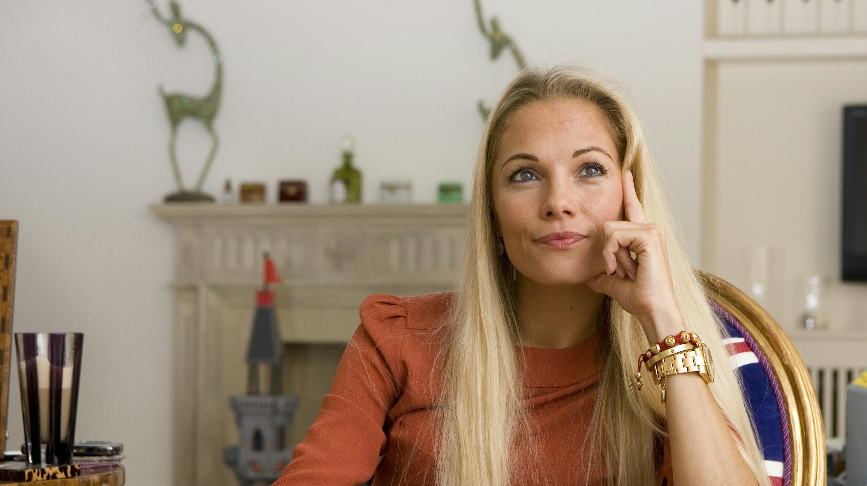 Som blot 11-årige mistede Caroline Fleming sin mor, lensbaronesse Margareta Iuel-Brockdorff, der døde af kræft blot 36 år gammel. Nu genfortæller tv-baronessen om den forfærdelige tid