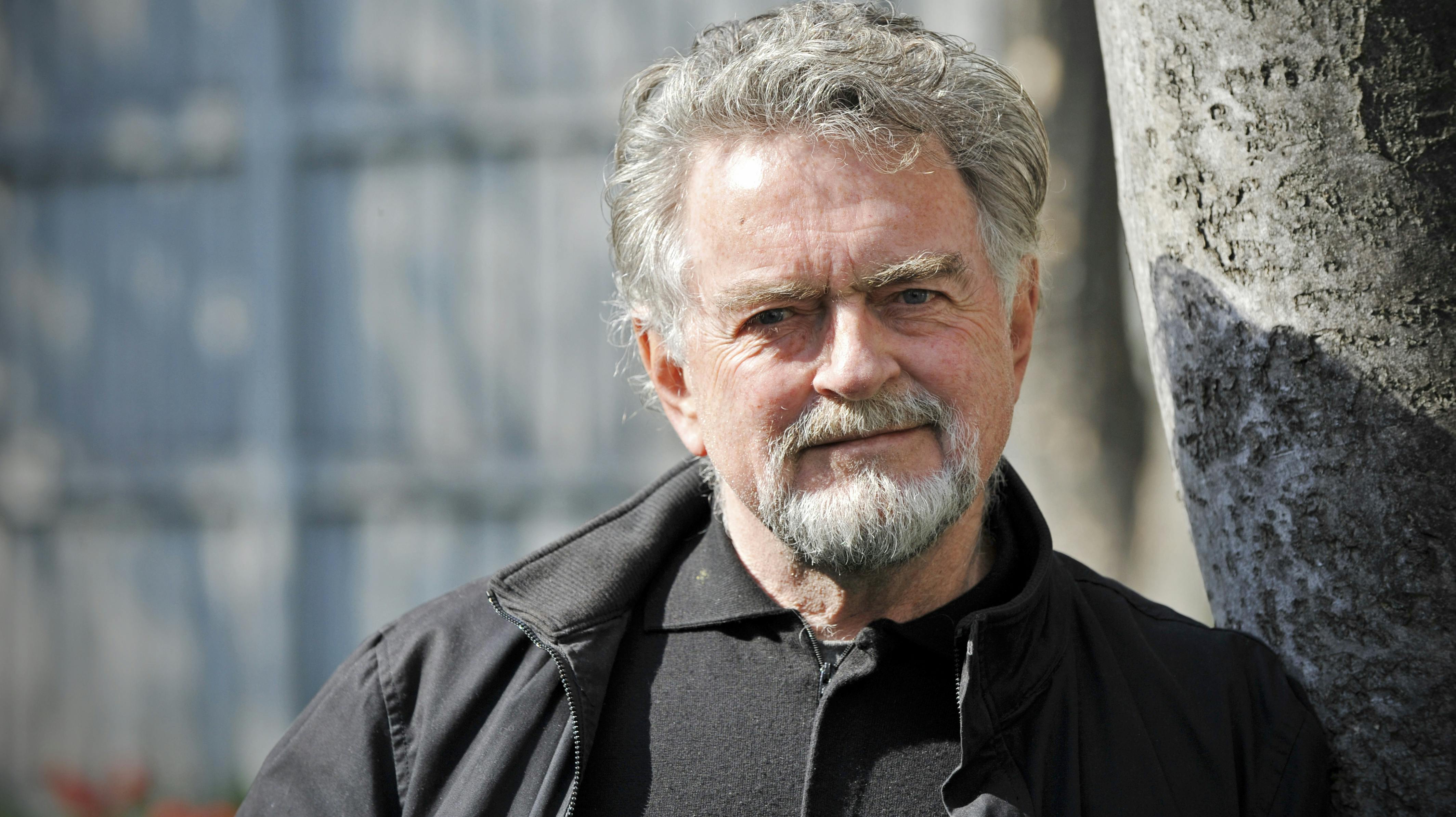 Erik Clausen er onsdag gået bort 82 år gammel. Hans sidste projekt blev bogen "Den frigjorte", som han lavede med forfatterne Michael Jensen og Anders Højbjerg Kamp.