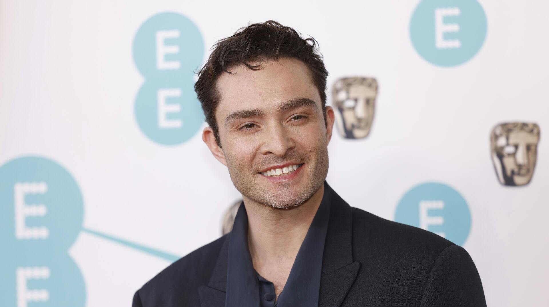 Ed Westwick er nu en sat mand.