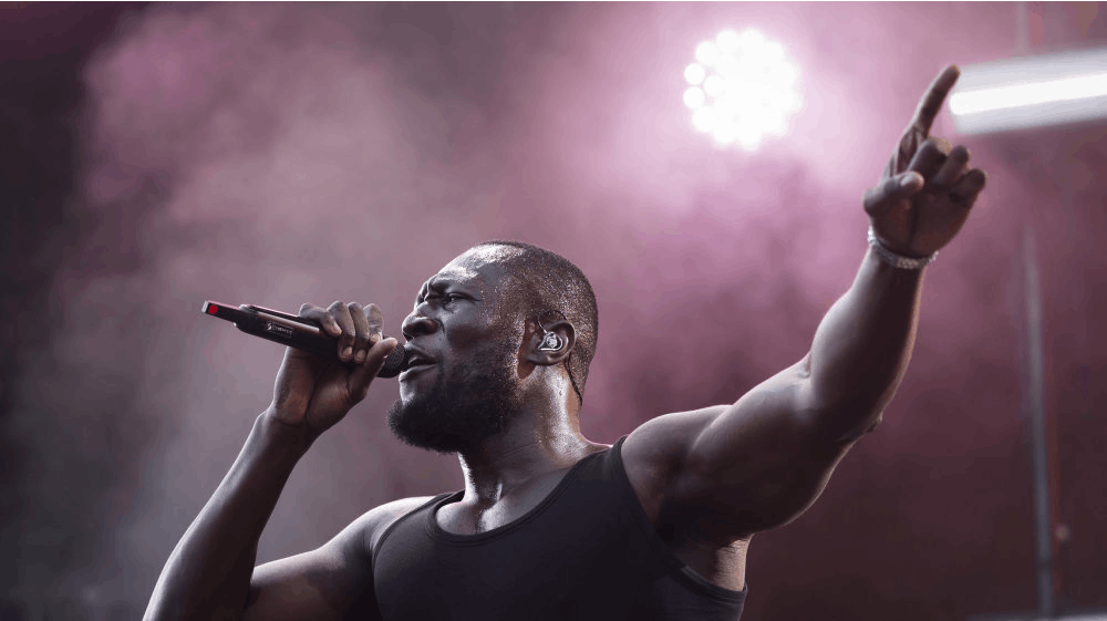 Den prisvindende musiker Stormzy er særligt kendt for numrene "Vossi Pop", "Hide and Seek", "Own It", som har han har lavet med Ed Sheeran og Burna Boy, og mange flere. (Arkivfoto). 