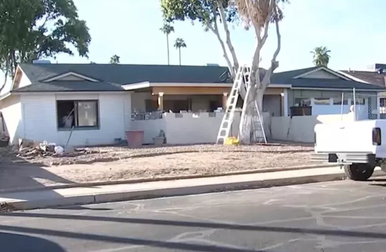 En amerikansk mand er blevet tiltalt, efter man i sidste uge gjorde et særdeles uhyggeligt fund i hans fryser i Tempe, Arizona.