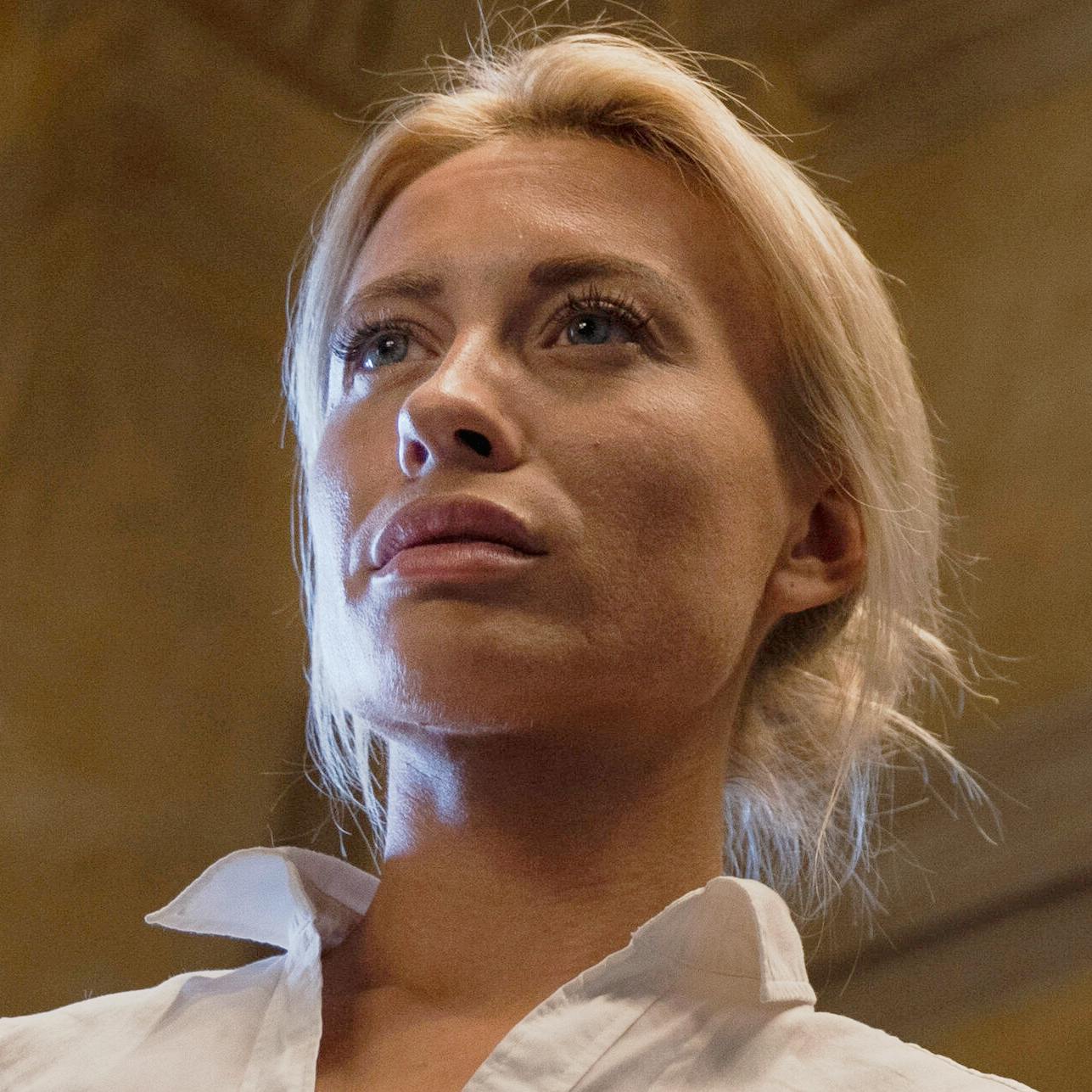 Katherine Diez vil ikke gøre sig grimmere, end hun er, siger hun.