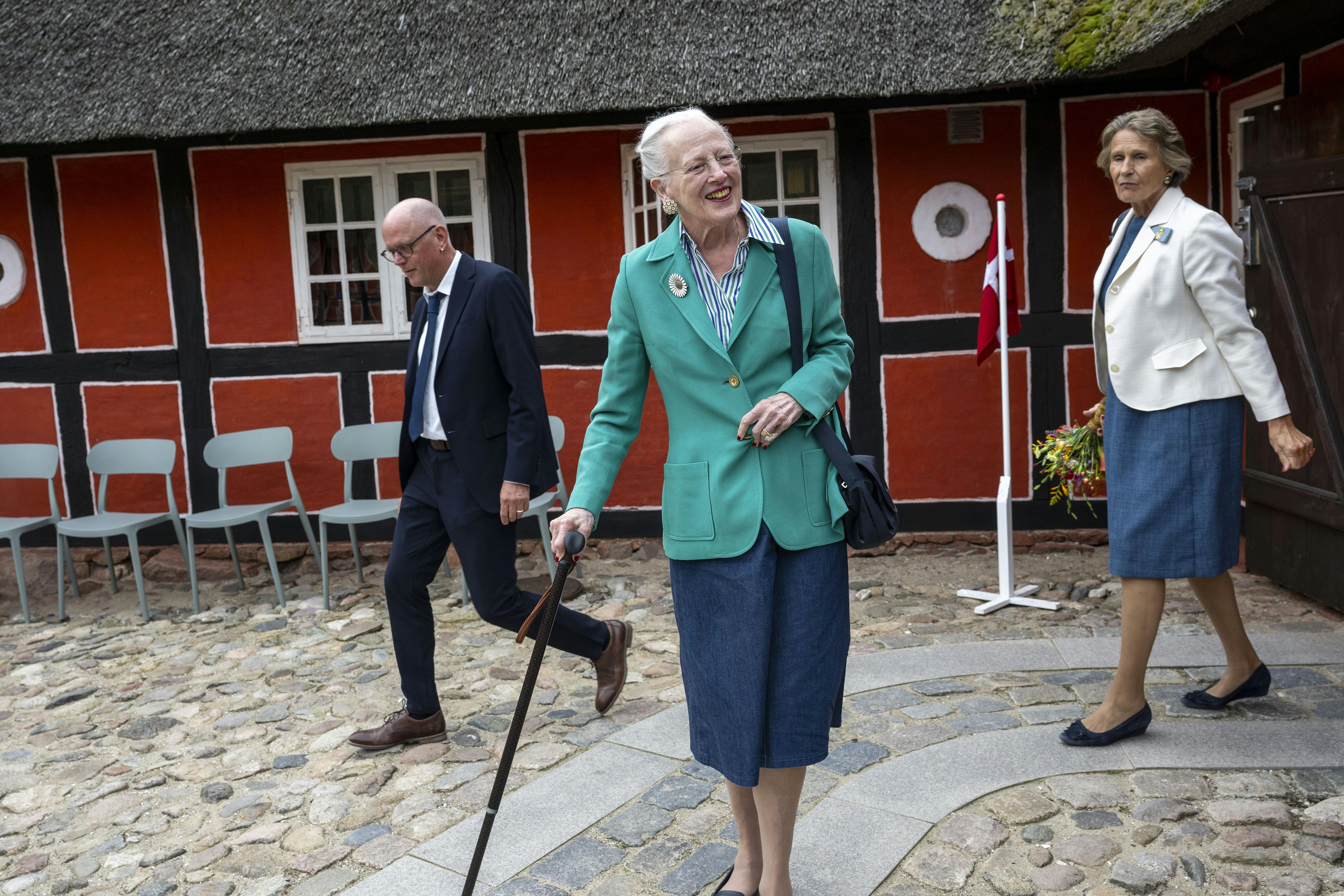 HM Dronning Margrethe indvier ny udstilling på Vikingemuseet Fyrkat  ved Hobro Nordjyske Museers direktør Lars Christian NørbachLars Horn / Baghuset Dato: 02.09.24