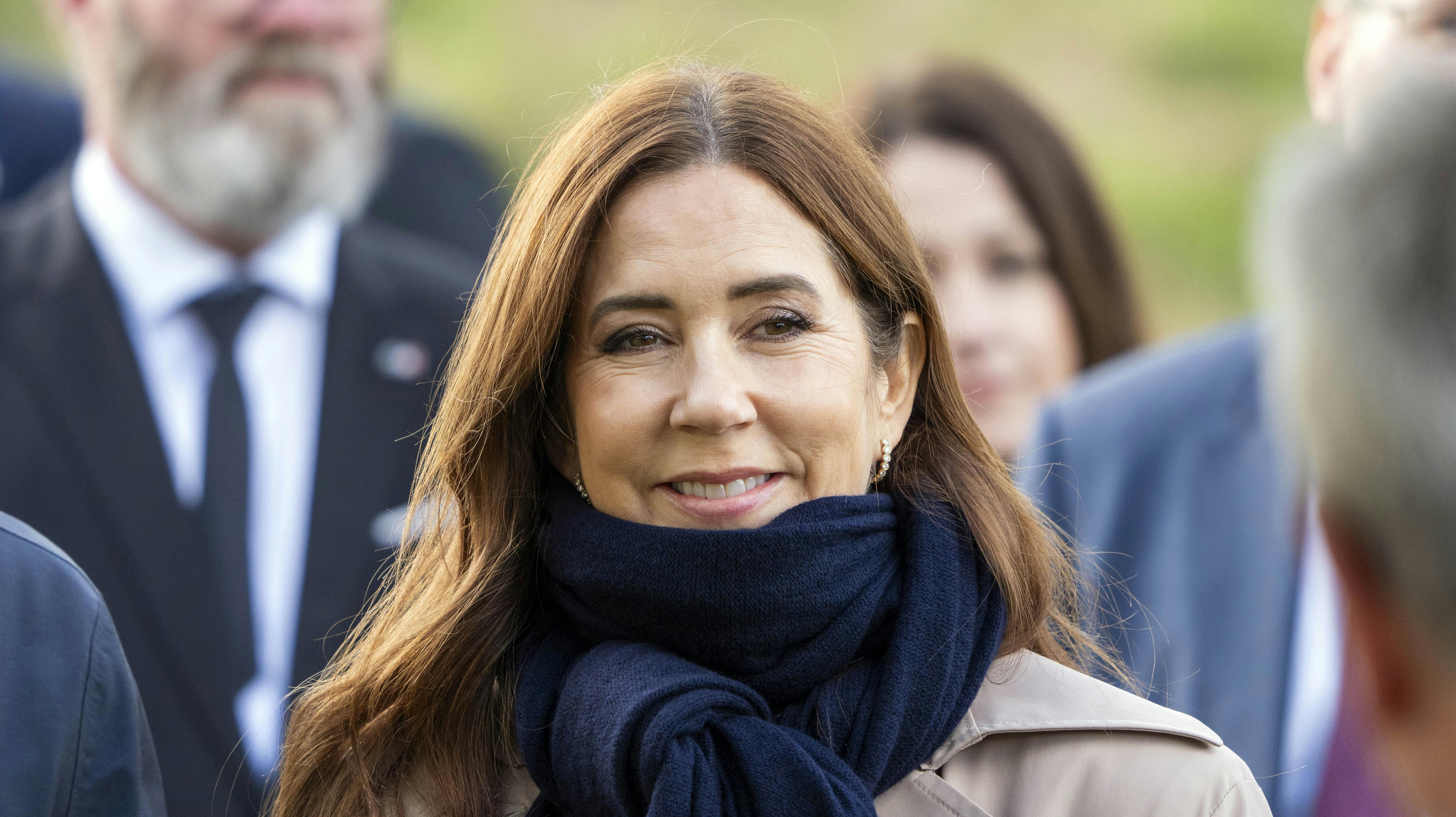 Dronning Mary vender nu hjem fra sin tur til Australien. Og nu viser nye billeder, at prins Vincent også er med på turen.