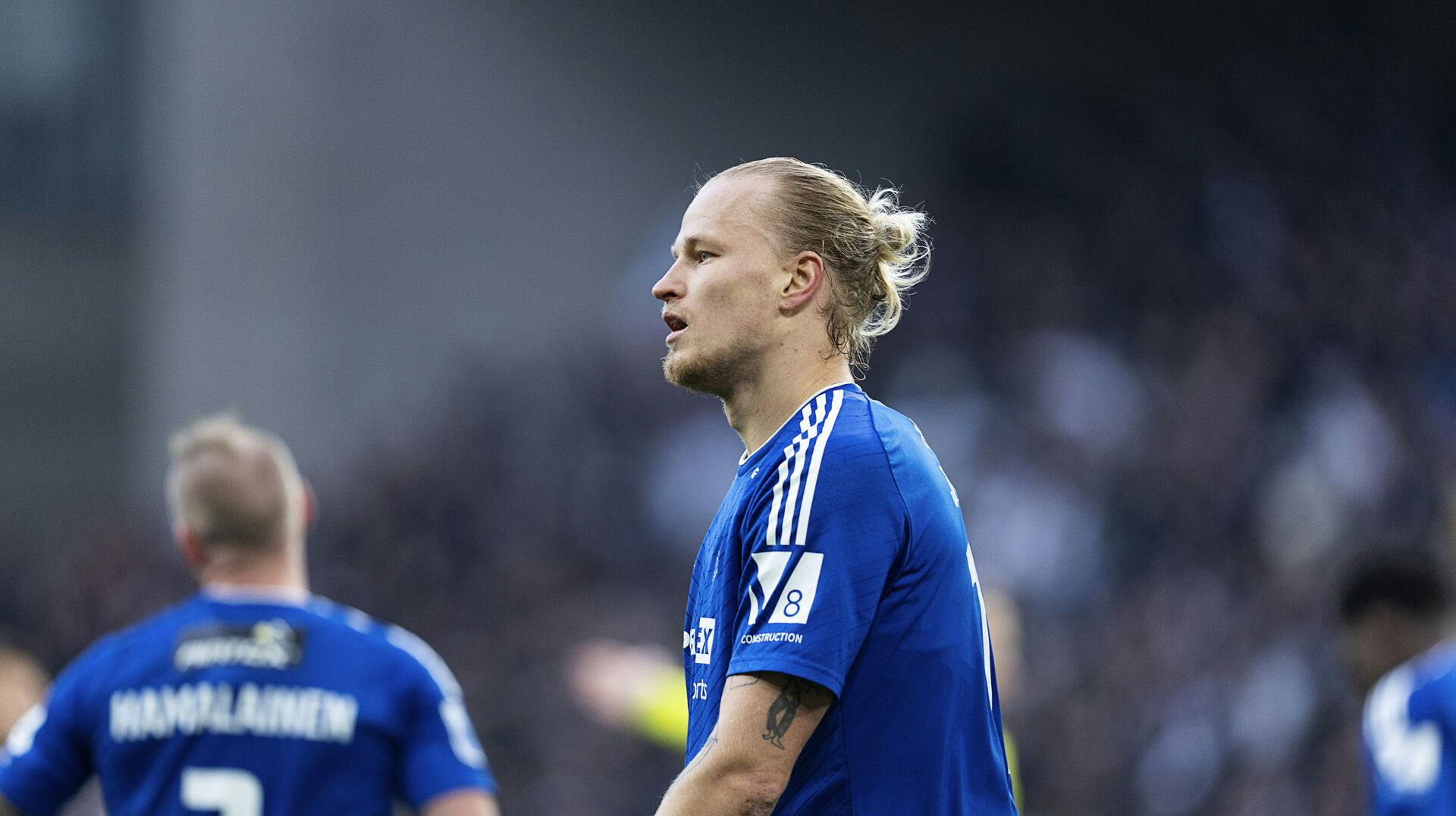 Lyngbys Magnus Jensen fortæller nu om sit forår, hvor han på få dage gik fra himmel til helvede. Kort tid efter Lyngby sikrede sig overlevelse i Superligaen, mistede han og kæresten Andrea parrets ene nyfødte søn.