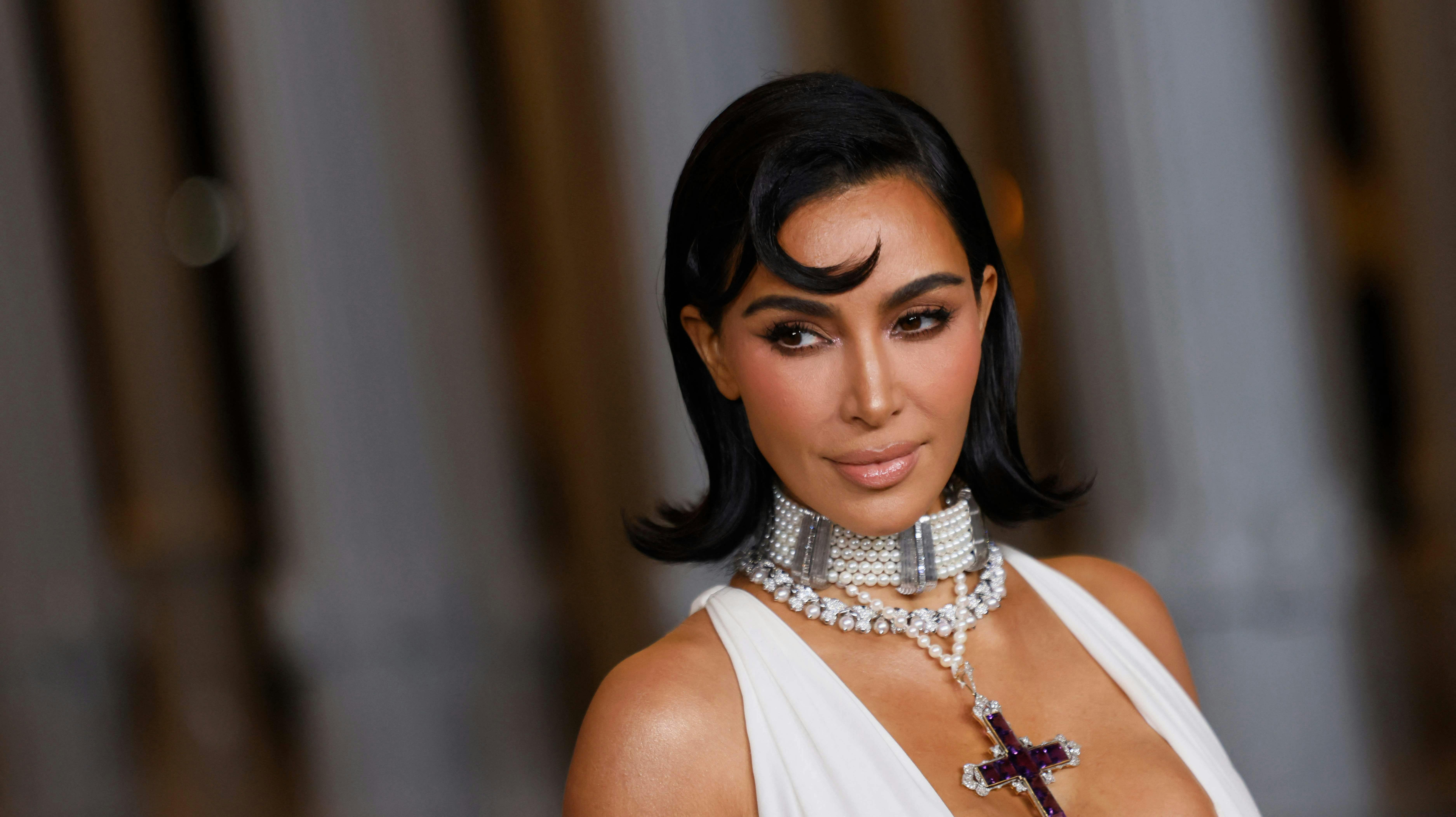 Kim Kardashian får endnu engang kritik fra flere kanter.