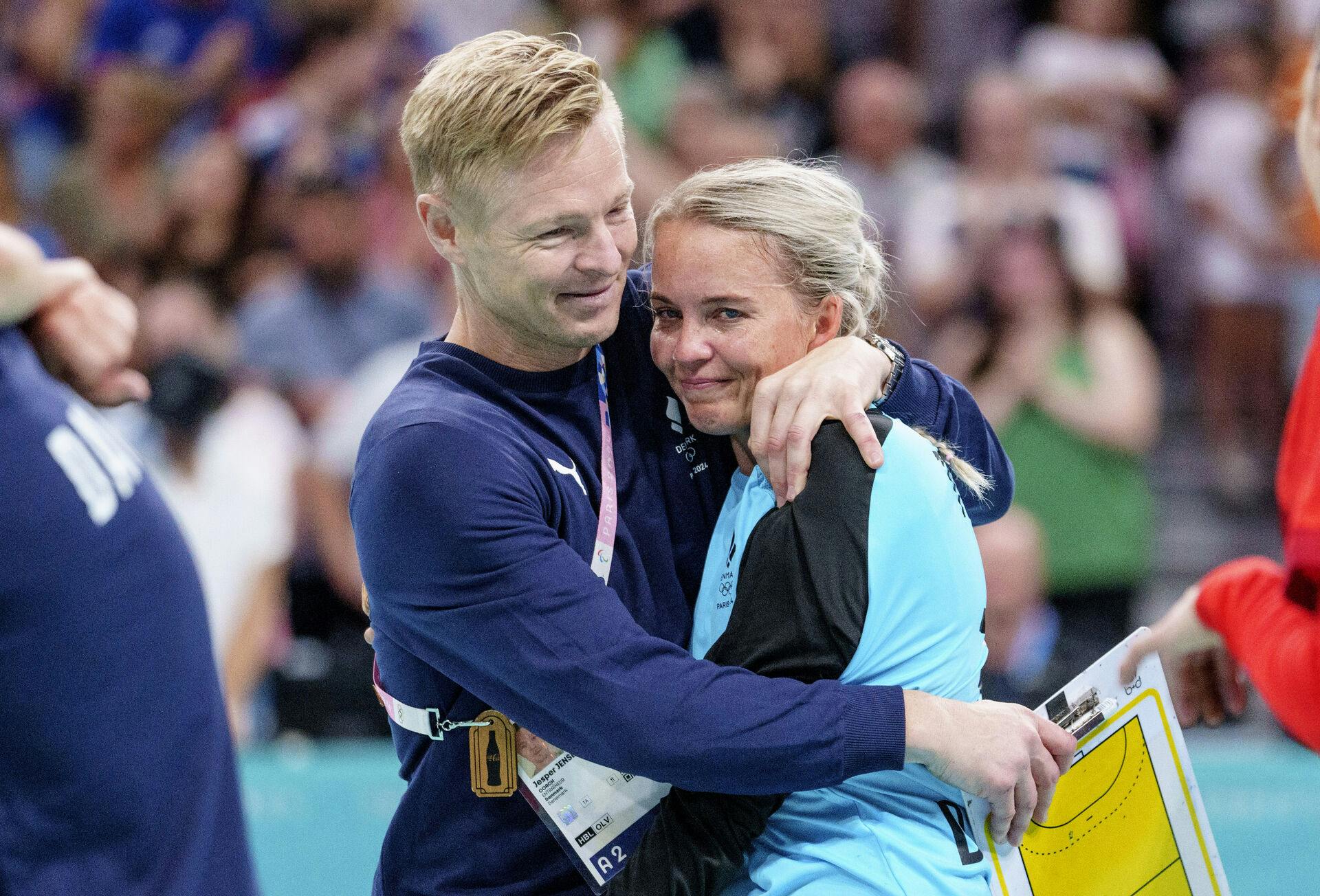 OL i Paris 2024: Håndbold, bronzekamp i Lille: Danmark - Sverige. Kvinderne vinder bronze. Landstræner Jesper Jensen og Sandra Toft. Lørdag den 10. august 2024.