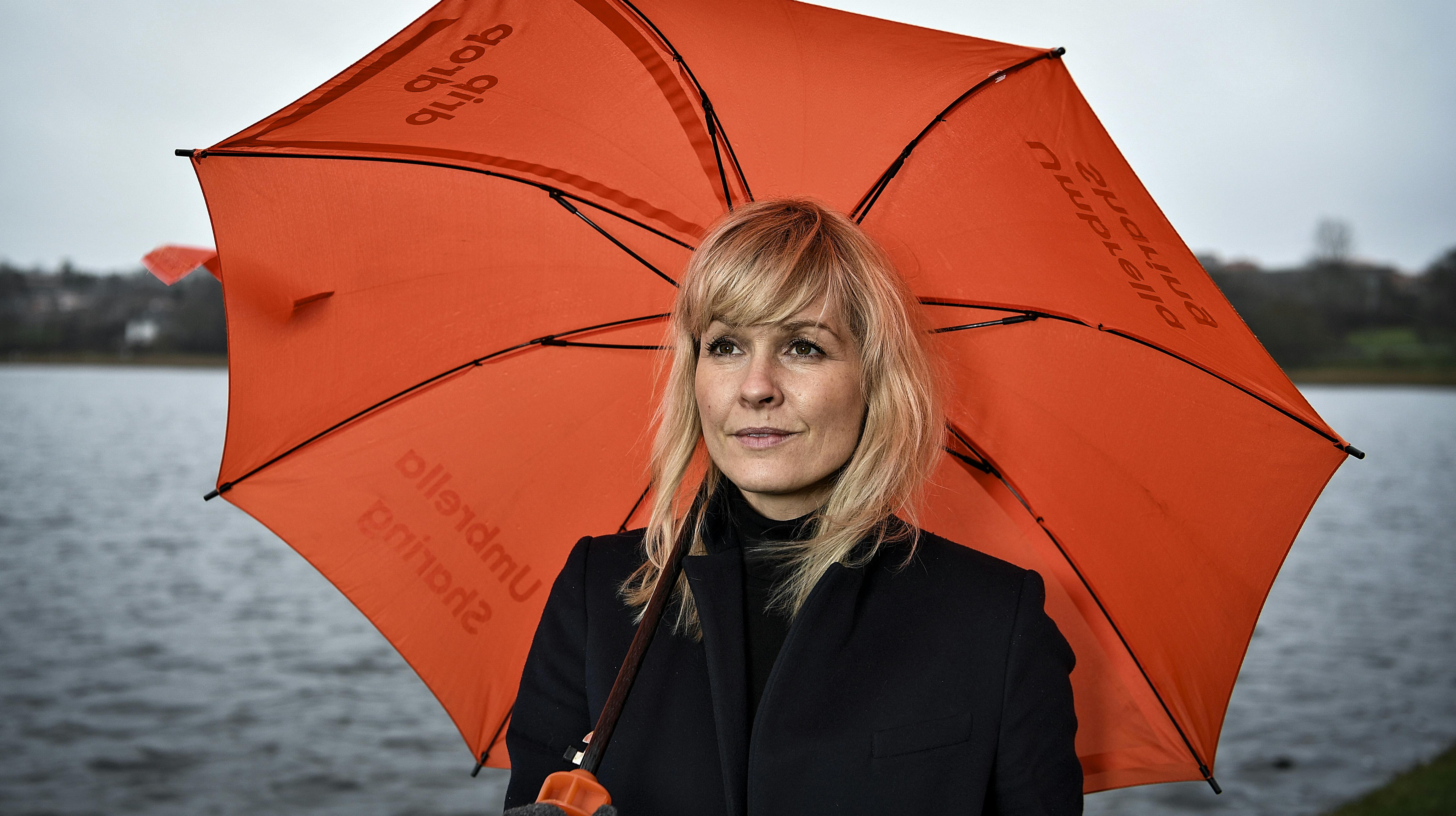 (ARKIV) Sanger Signe Svendsen ved Nørresø i Viborg torsdag 9 januar 2020. Sanger, sangskriver Signe Svendsen fylder 50 år onsdag den 16. oktober 2024.. (Foto: Ernst van Norde/Ritzau Scanpix)