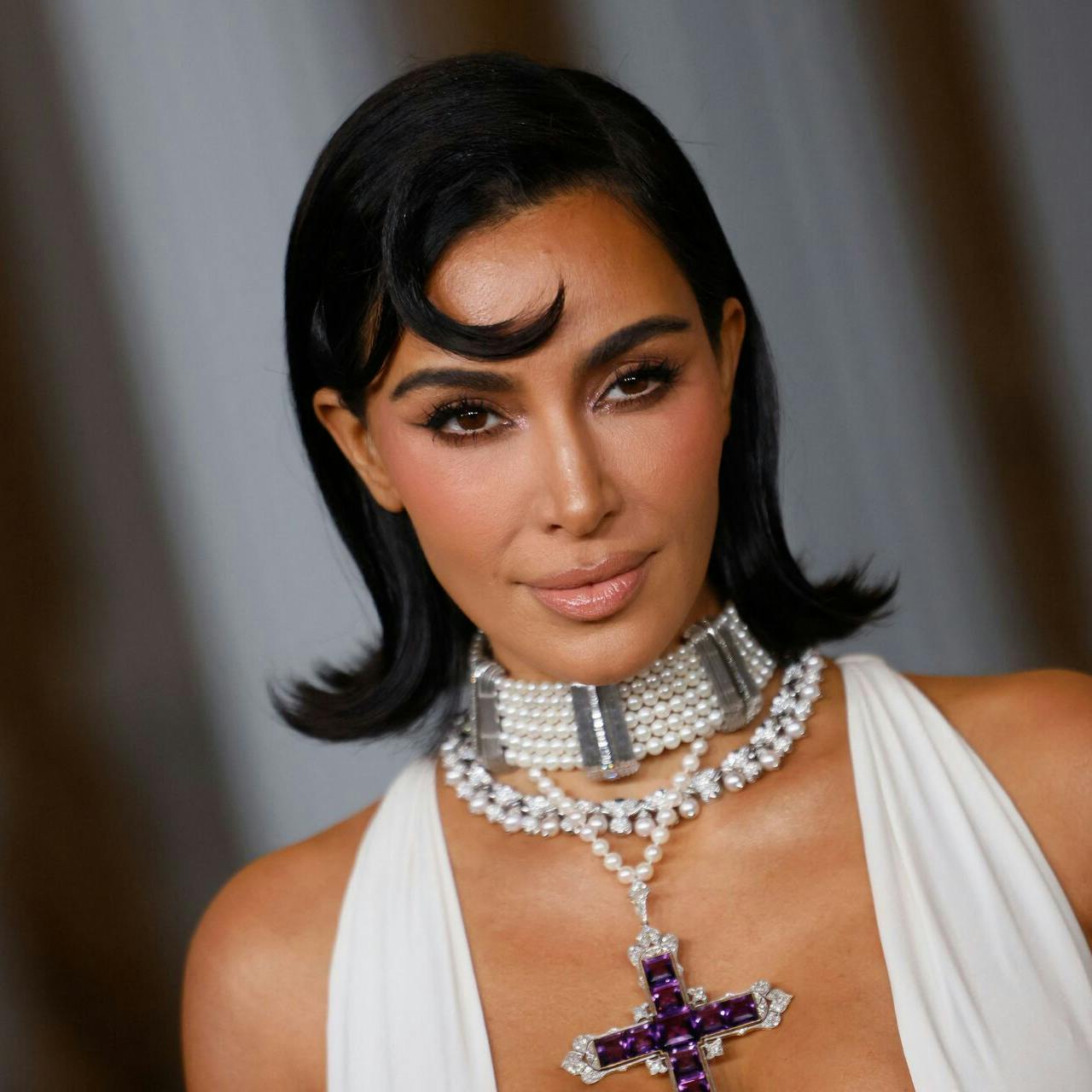 Kim Kardashian har endnu en gang lanceret en opsigtsvækkende kampagne for sit brand SKIMS.