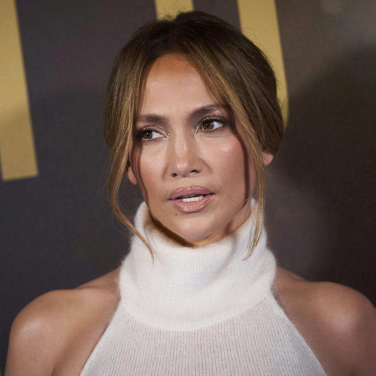 Jennifer Lopez er fuld i gang med at reklamere for sin kommende film "Unstoppable".