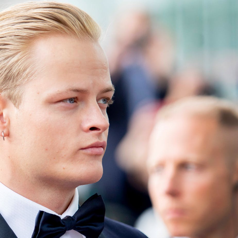 Den norske kronprins har eftersigende trukket Marius Borg Høiby med på rehab.