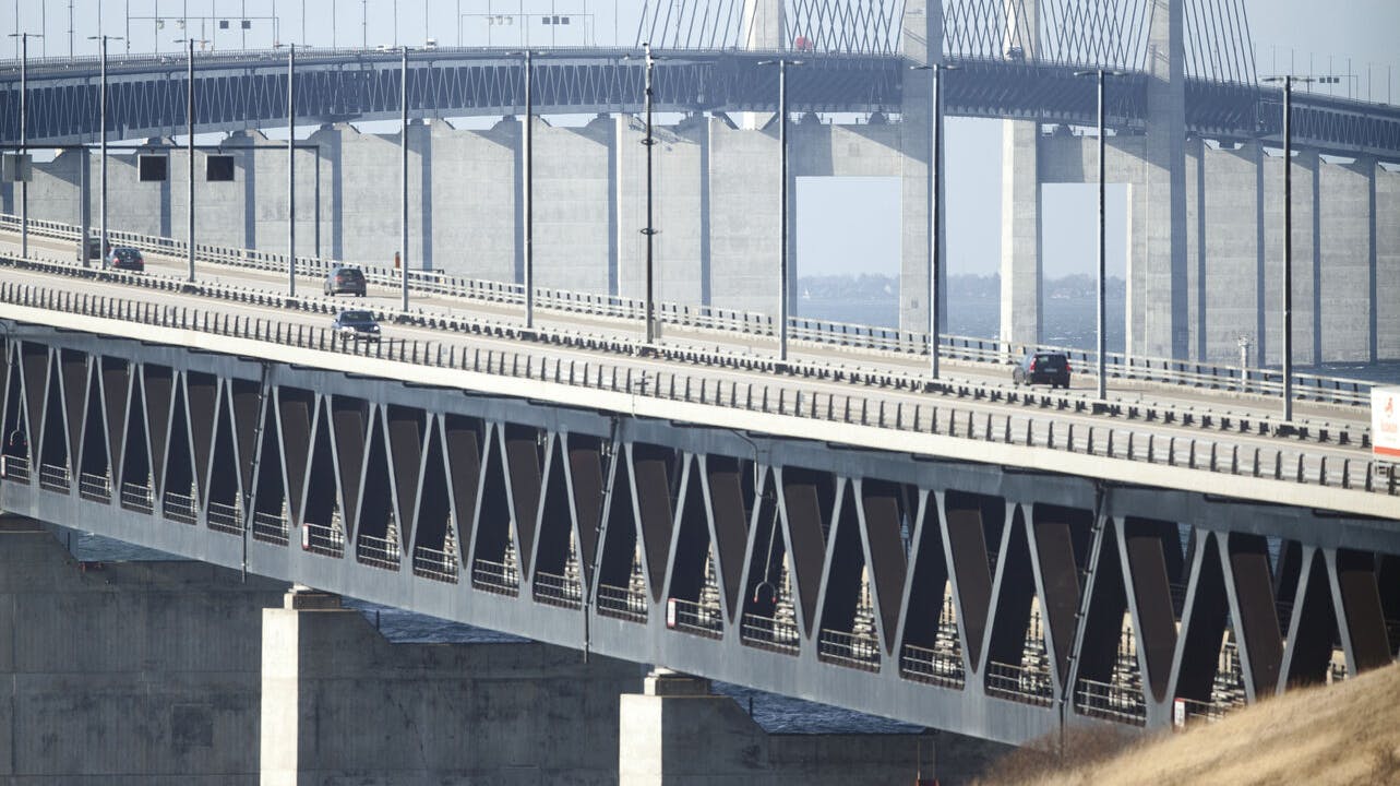 -SE BERLINGSKE.DK Togturen til Malmø er Europas dyreste. BV.: Toget over Øresund er Europas dyreste togstrækning, hvis man måler på prisen pr. kørt kilometer. Det koster ifølge en opgørelse passageren 1, 77 kroner for hver gang toget kører 1000 meter.