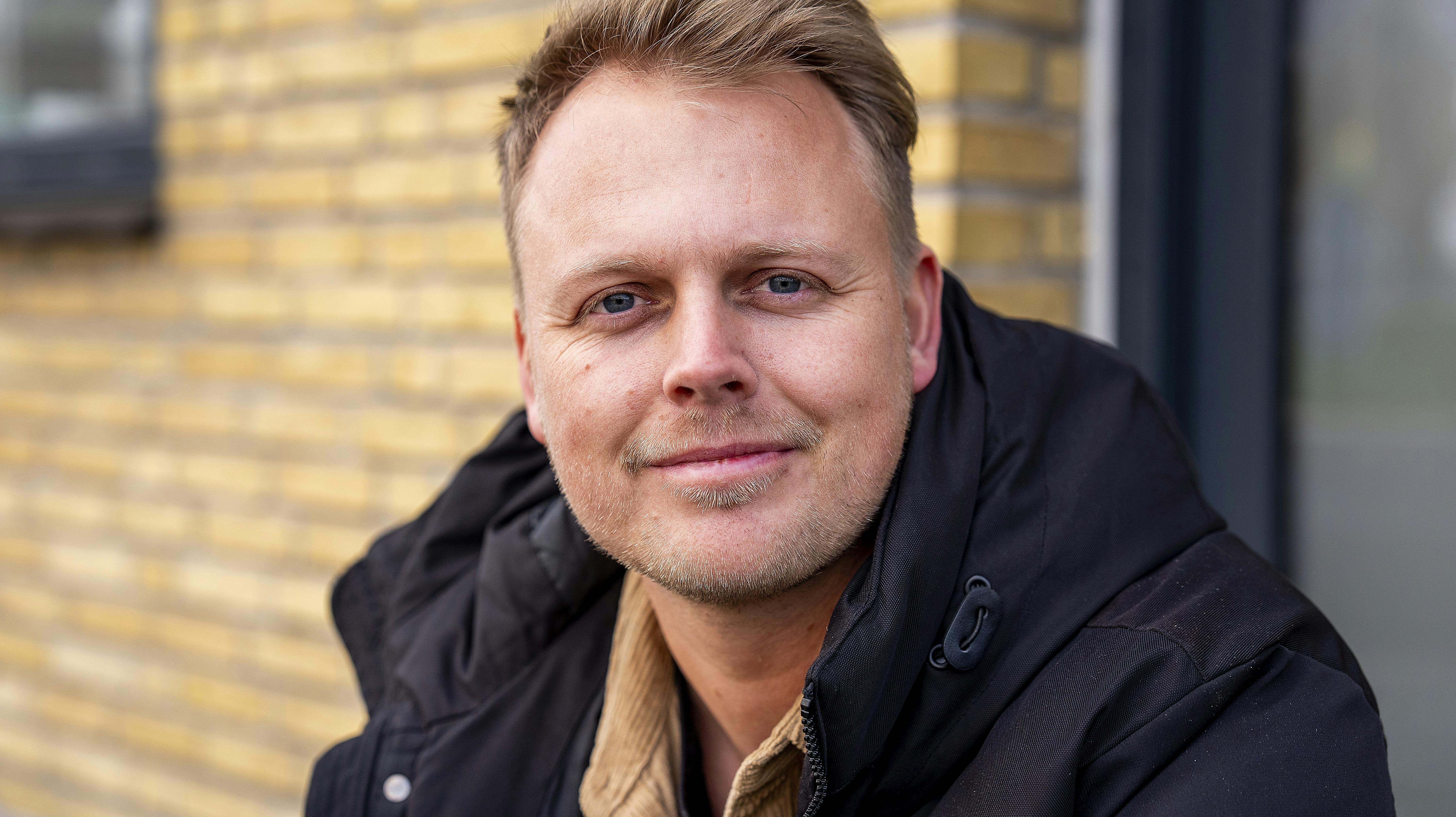 Interview med Benjamin fra ”Kærlighed hvor kragerne vender”. Vi mødes på hans arbejdsplads – en brandstation, som ligger på Ladegaardsvej 4, 5800 Nyborg.