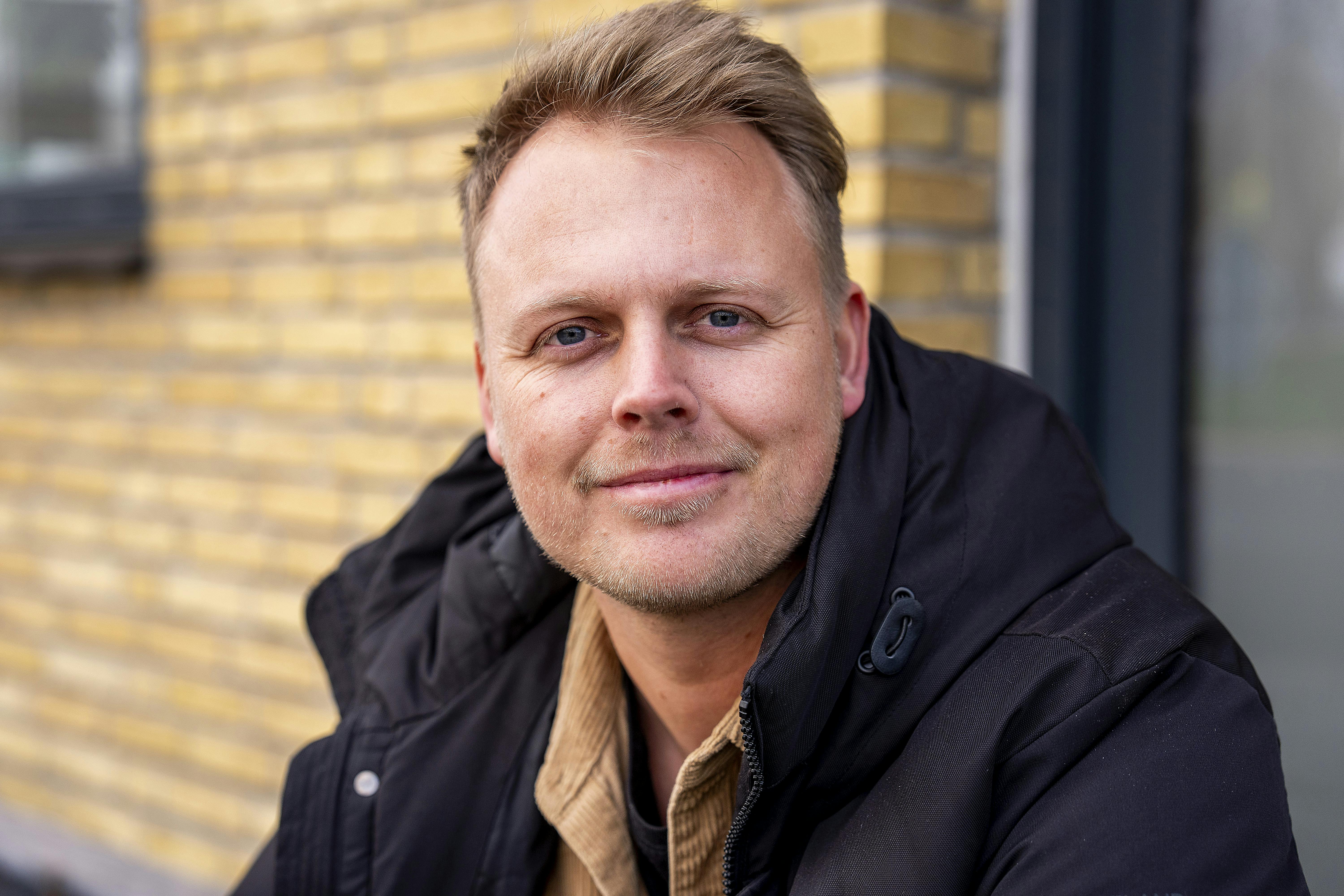 Interview med Benjamin fra ”Kærlighed hvor kragerne vender”. Vi mødes på hans arbejdsplads – en brandstation, som ligger på Ladegaardsvej 4, 5800 Nyborg.