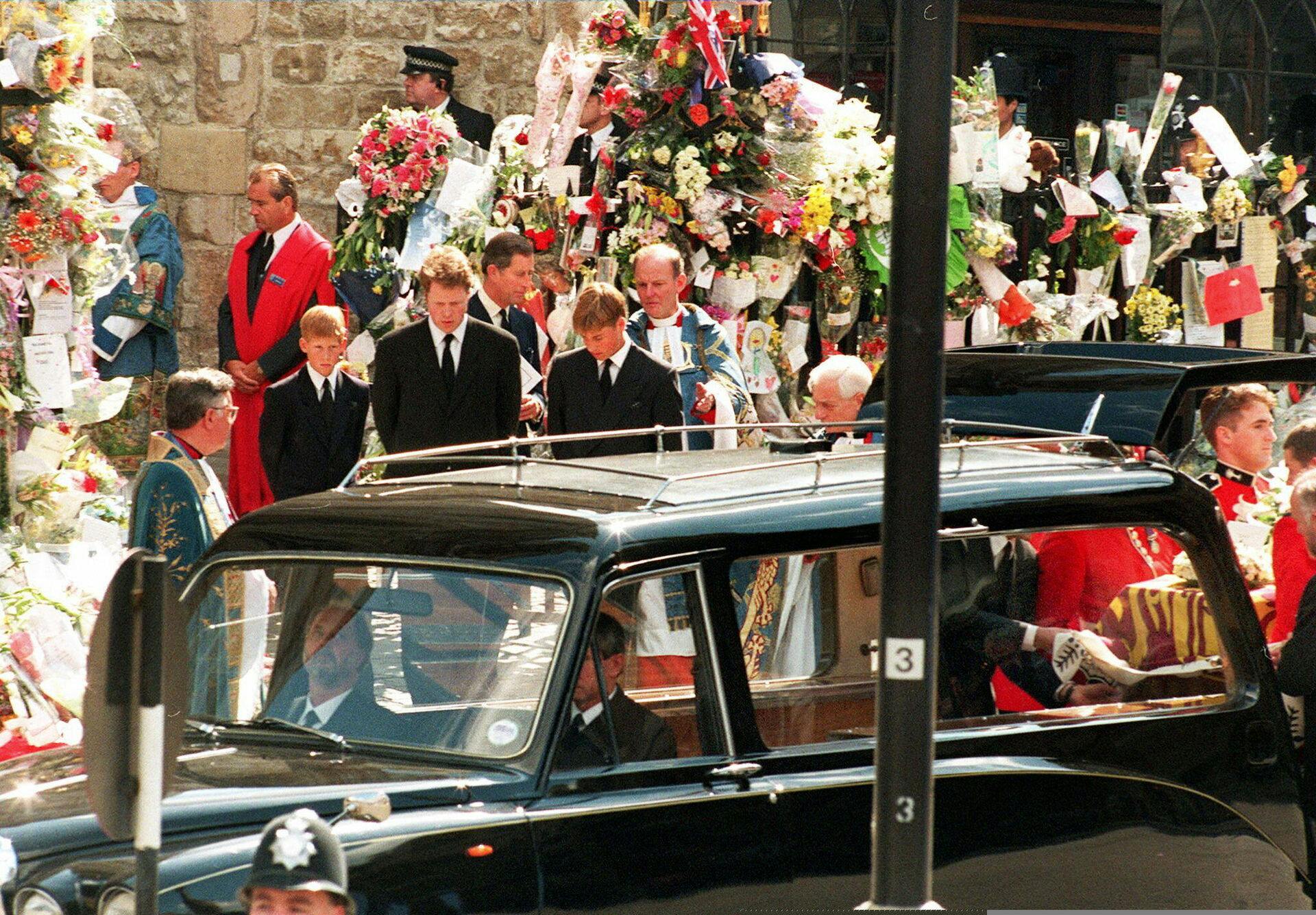 Prinsesse Diana blev begravet 6. september 1997 i Westminster Abbey i London. 