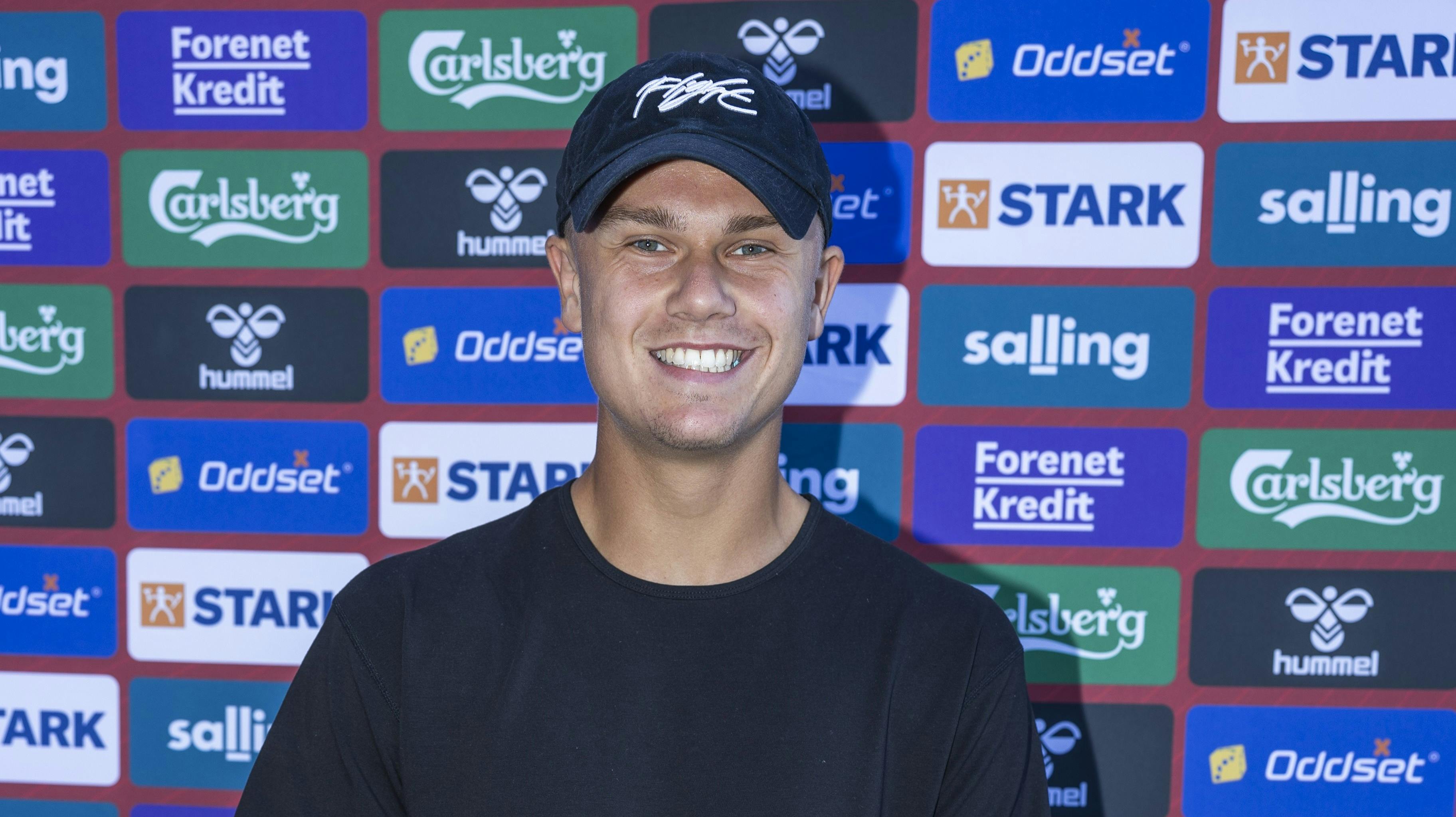 Holger Rune nyder en velfortjent ferie efter et langt 2024. Den danske stjerne er taget til Maldiverne med storesøster Alma.