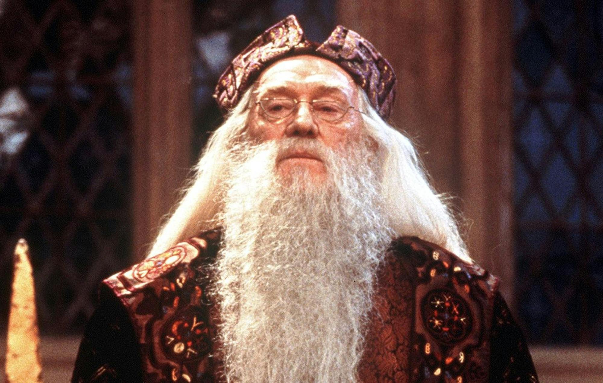 Richard Harris som Dumbledore.