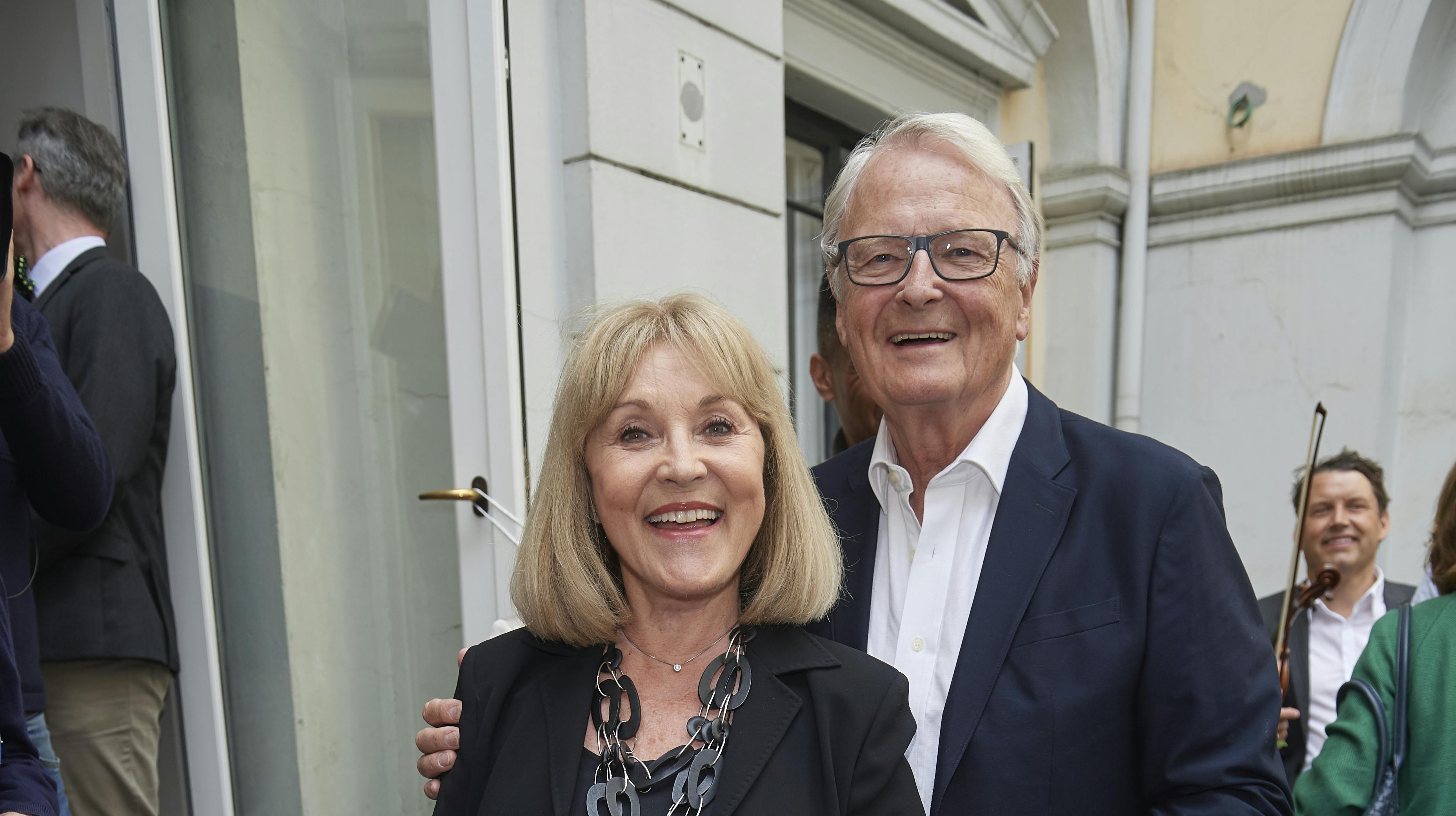 Opgavebeskrivelse: Lise Nørgaard fejrer sin 100 års fødselsdagSted: Gyldendal, KøbenhavnFotograf: Lars H. LaursenJournalist: Casper NielsenOptagelsedato: 2017.06.14