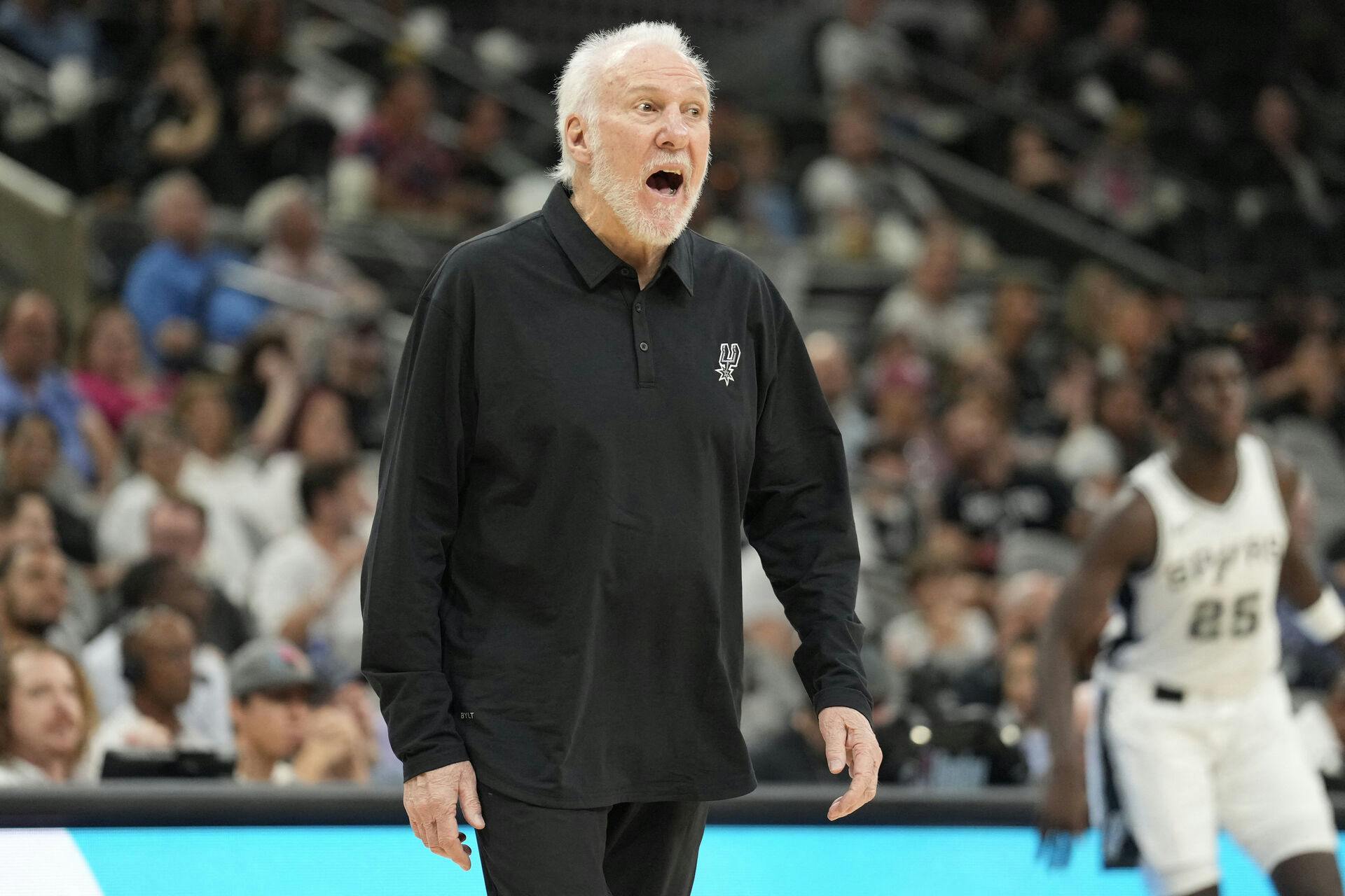 San Antonio Spurs-træner Gregg Popovich fik et slagtilfælde tidligere på måneden. Det oplyser NBA-holdet onsdag ifølge AFP.