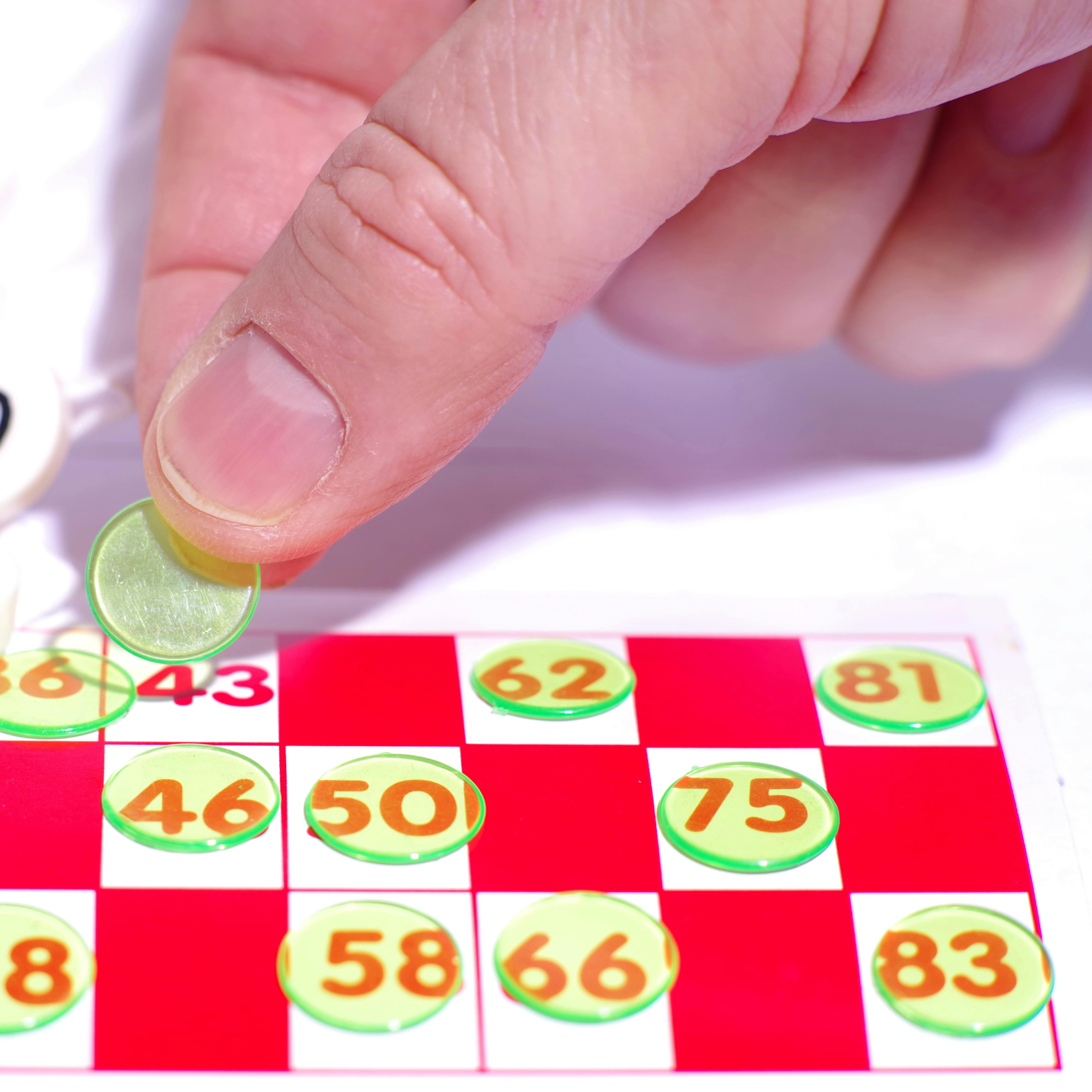 Er politikerne i gang med at tage en fornøjelse fra de ældre? Ja, mener Jytte fra Østjylland.