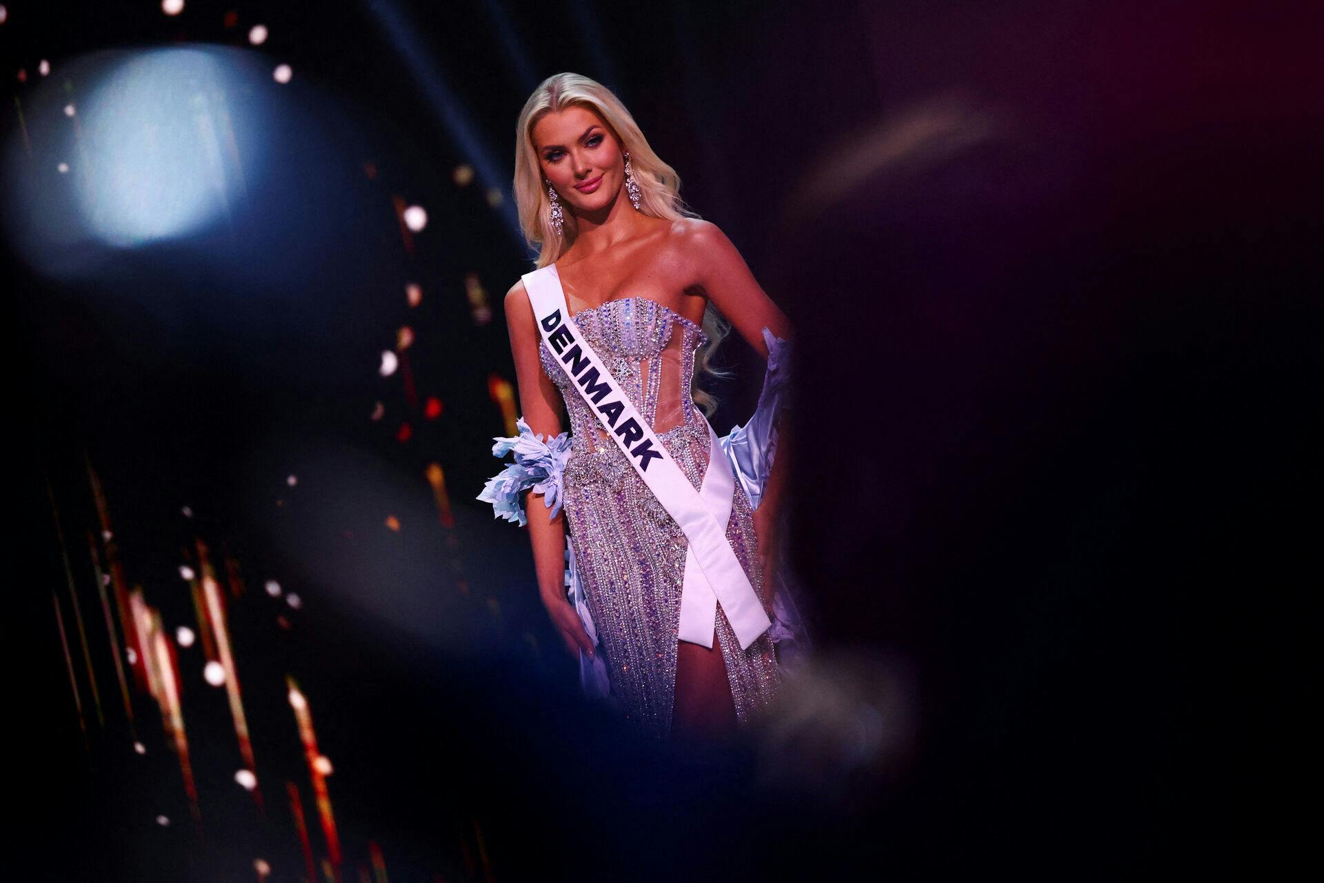 Miss Denmark, Victoria Kjaer Theilvig, har ikke nogen rosenrød baggrund, men nu kan hun erobre verden.  