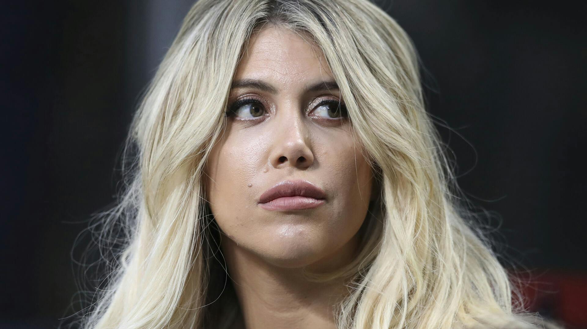 Wanda Nara skulle have anmeldt fodboldeksen for vold. 