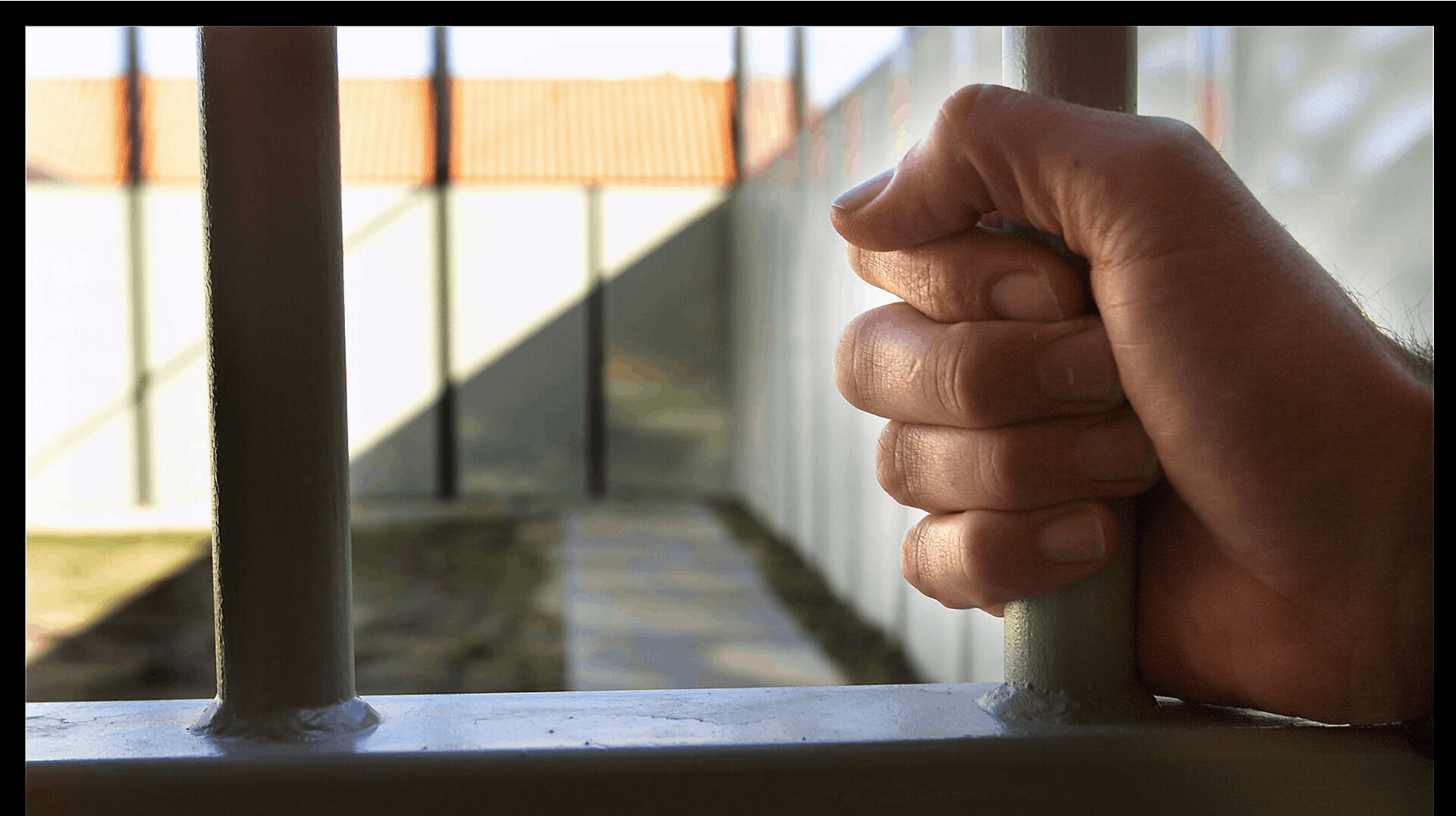 En 21-årig mand risikerer at bruge mange år bag tremmer, hvis anklagemyndigheden lykkes med at få ham idømt en forvaringsdom - det bliver afgjort senere onsdag.