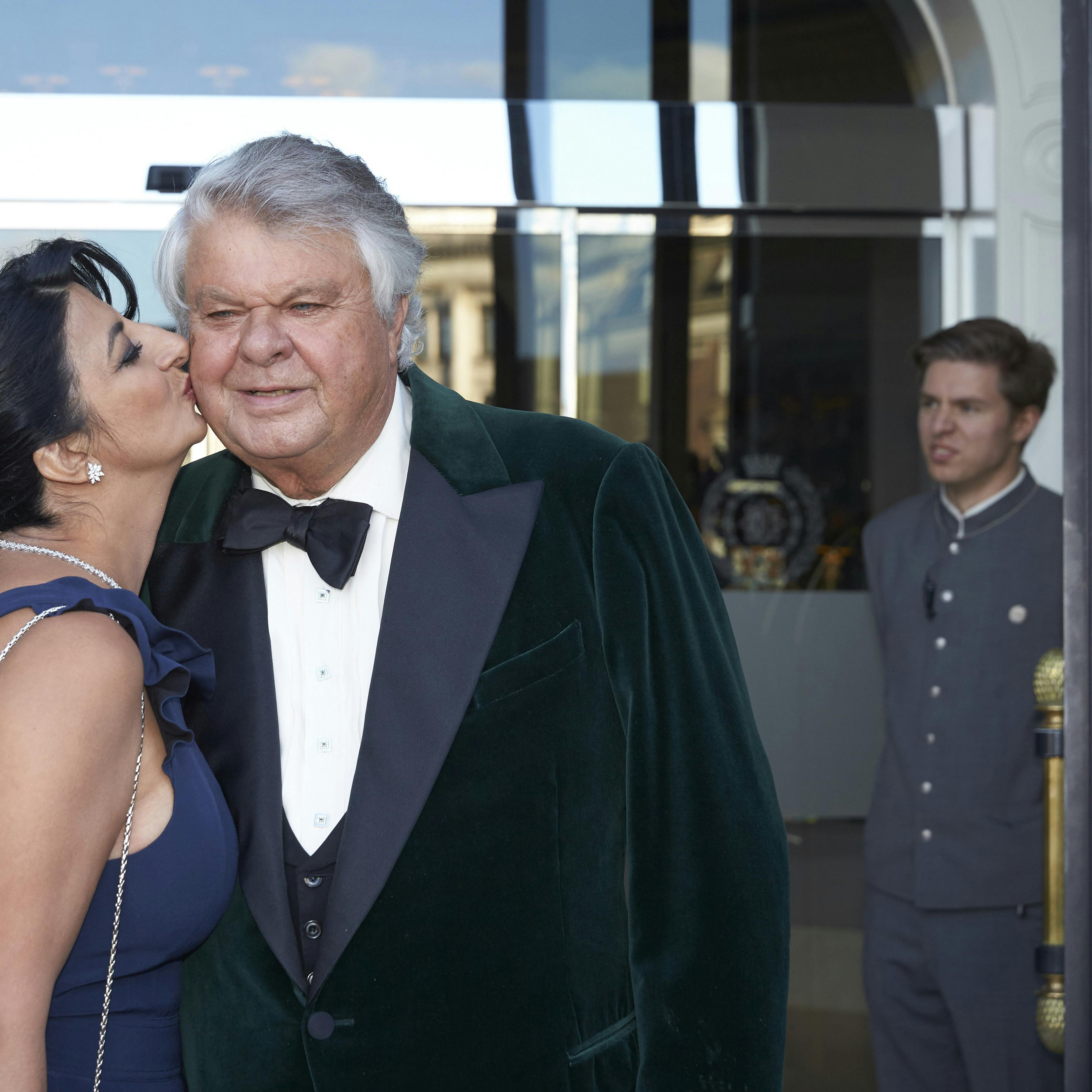 Overskrift: Christian Kjær fylder 75Navne : Christian Kjær fylder 75Foto: Birger StormTekst: Christian Kjær fylder 75Sted: D`Angleterreoptagelses dato: 210418Journalist: Ulrik Ulriksen Chistinna Braun