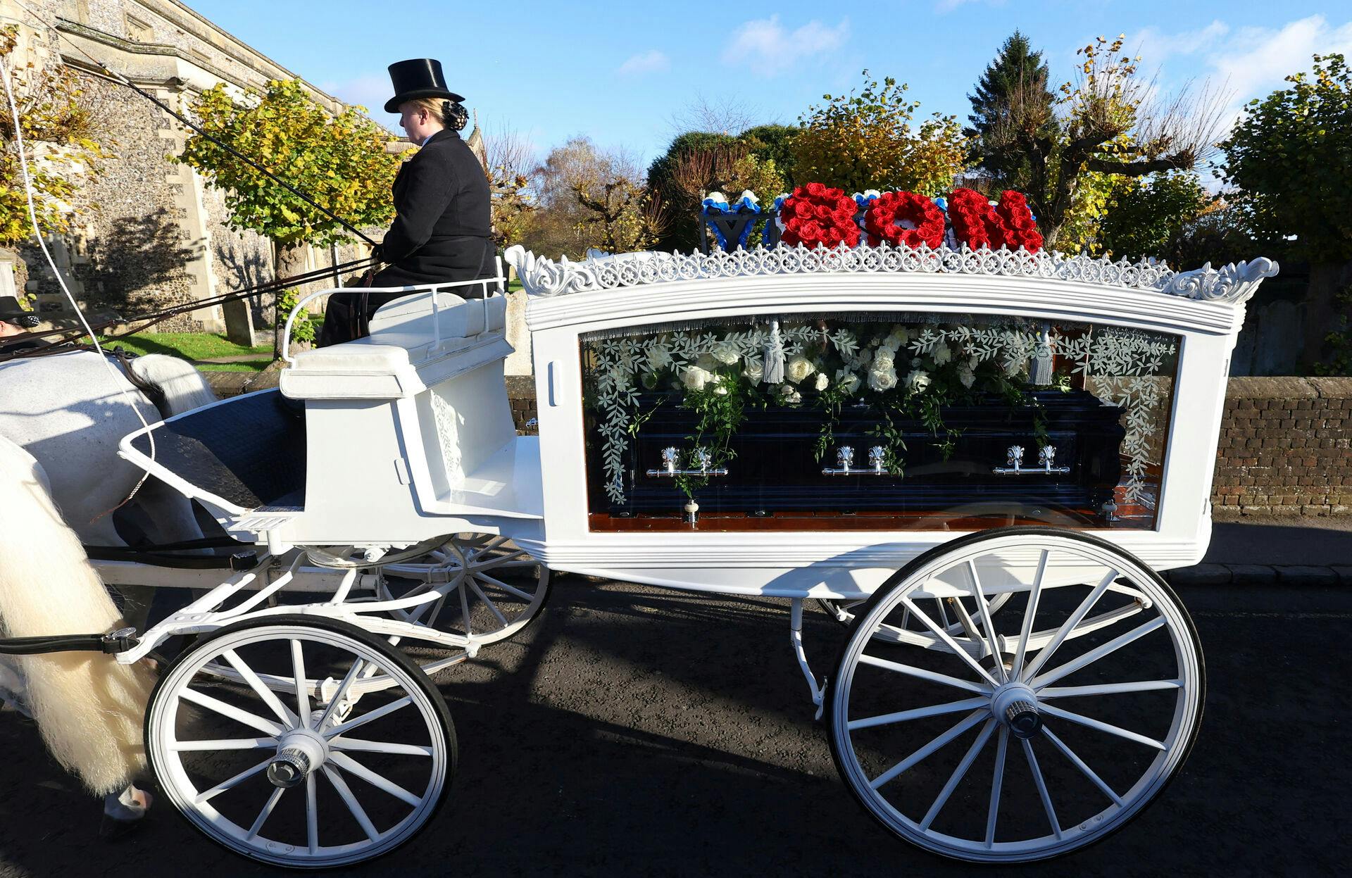 Coffin of former One Direction singer Liam Payne arrives for the funeral at St. Mary's Church in Amersham, near London, Britain, November 20, 2024. REUTERS/Toby Melville TPX IMAGES OF THE DAY