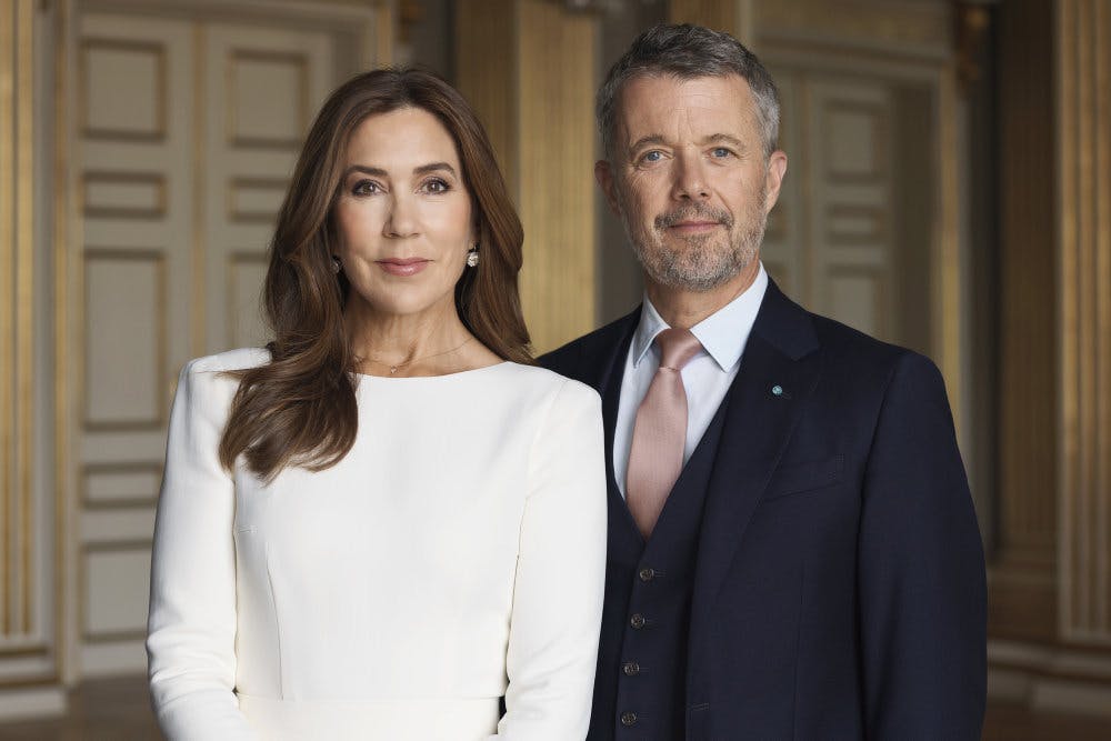 Kong Frederik og dronning Mary har fået taget civilportrætter.&nbsp;