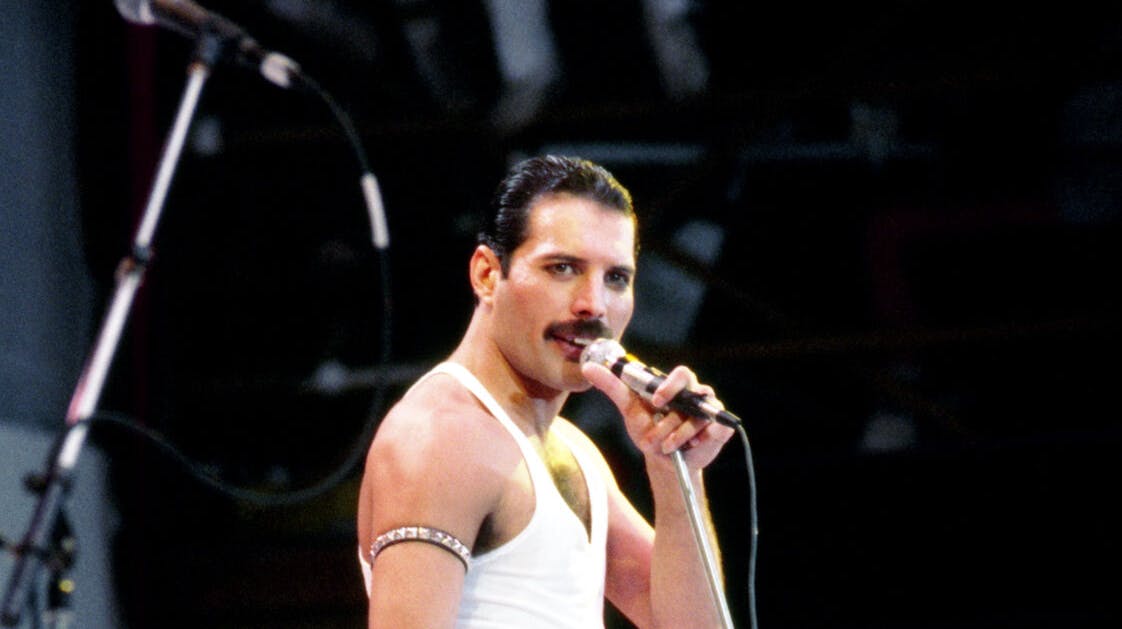 Live Aid Concert - Wembley Stadium. Freddie Mercury, lead singer with the rock group Queen, during the Live Aid concert. Copyright notice: PA Archive/Press Association Images