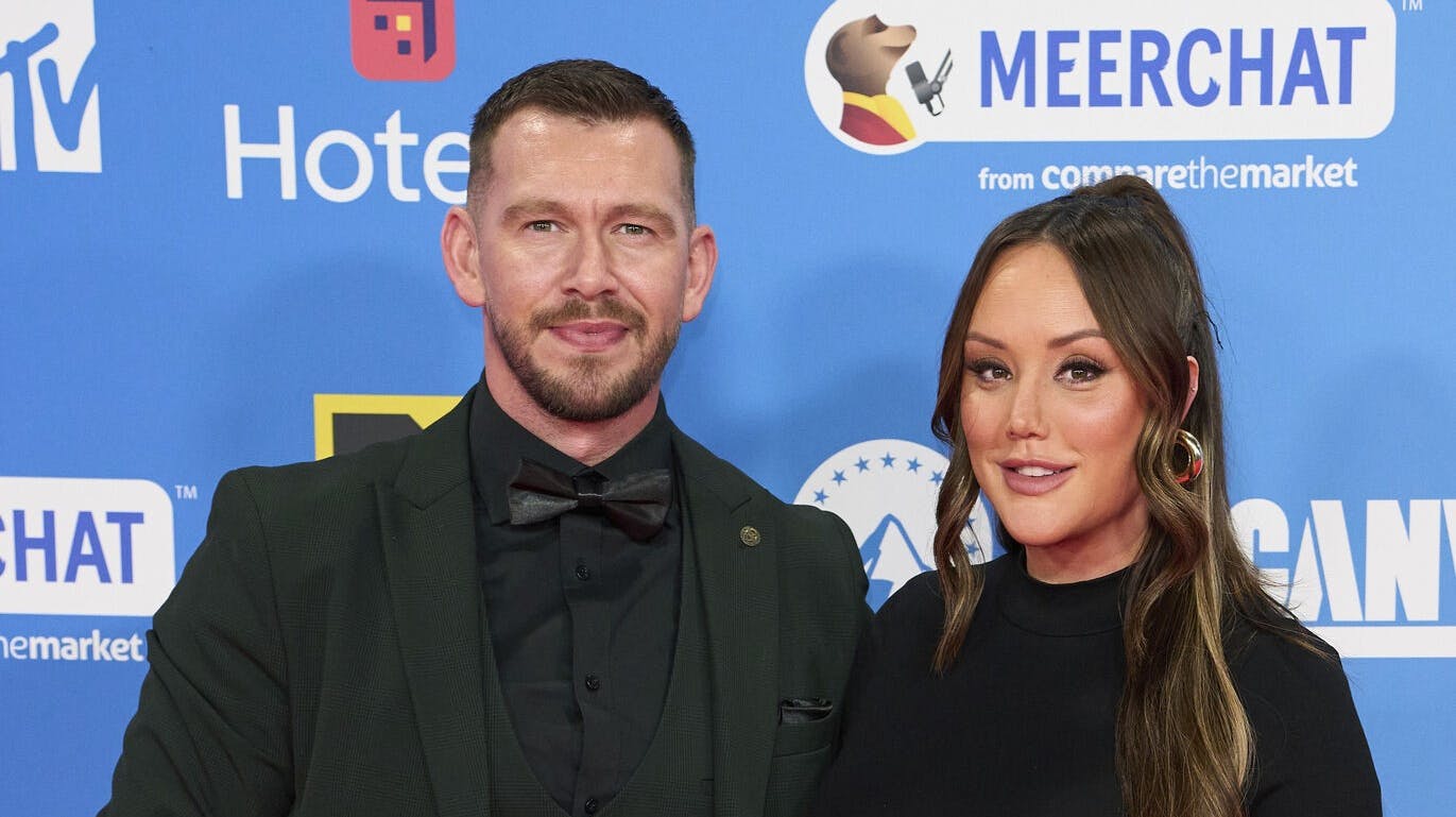 Charlotte Crosby og Jake Ankers bliver lige om lidt forældre til to. 