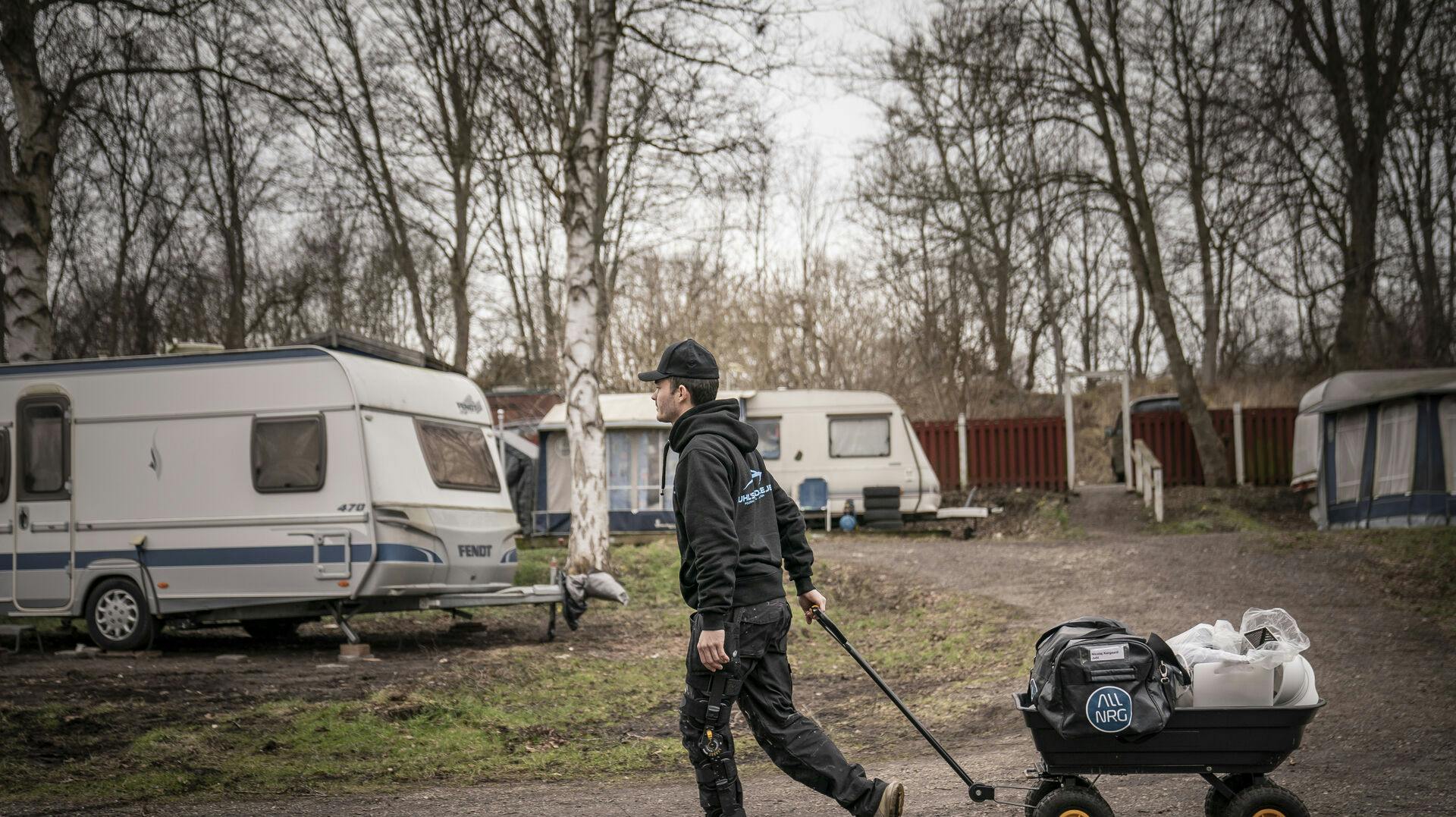 Gælder reglerne eller fornuften i Danmark? Det spørgsmål er der flere beboere på den kendte campingplads, som de seneste måneder har stillet sig selv. For de kan i hvert fald ikke se fornuften i, at de ikke må bo, som de gerne vil.