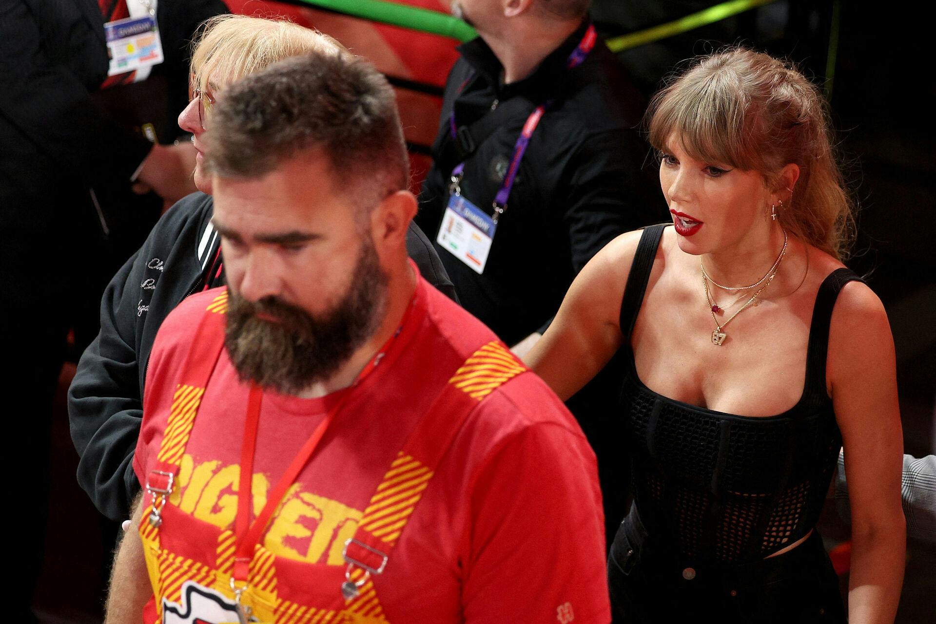 LAS VEGAS, NEVADA - FEBRUARY 11: Jason Kelce, Donna Kelce and Taylor swift celebrate after the Kansas City Chiefs defeated the San Francisco 49ers during Super Bowl LVIII at Allegiant Stadium on February 11, 2024 in Las Vegas, Nevada. The Chiefs defeated the 49ers 25-22 in overtime. Harry How/Getty Images/AFP (Photo by Harry How / GETTY IMAGES NORTH AMERICA / Getty Images via AFP)