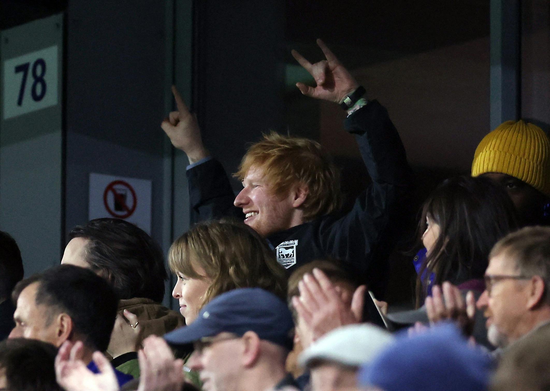 Begejstringen var ikke til at tage fejl af, da Ed Sheeran var at finde på lægterne til søndagens kamp mellem Ipswich og Manchester United.