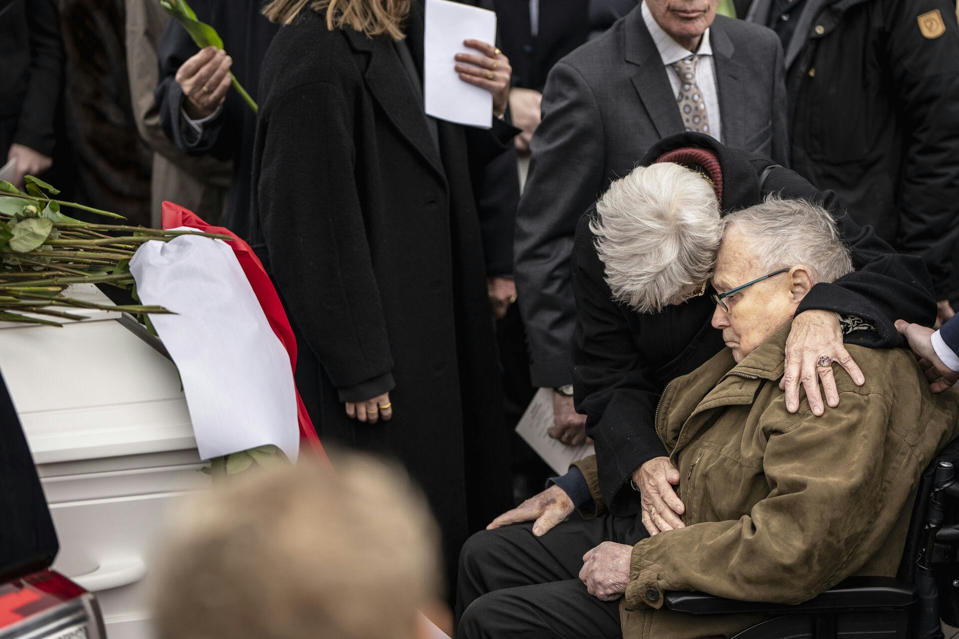 Ruth og Svend Poulsen da De Konservatives afdøde formand Søren Pape Poulsen bisættes fra Viborg Domkirke lørdag den 9. marts 2024. Pape, som var tidligere borgmester i Viborg, døde i en alder af 52 år efter en hjerneblødning.. (Foto: Mads Claus Rasmussen/Ritzau Scanpix)