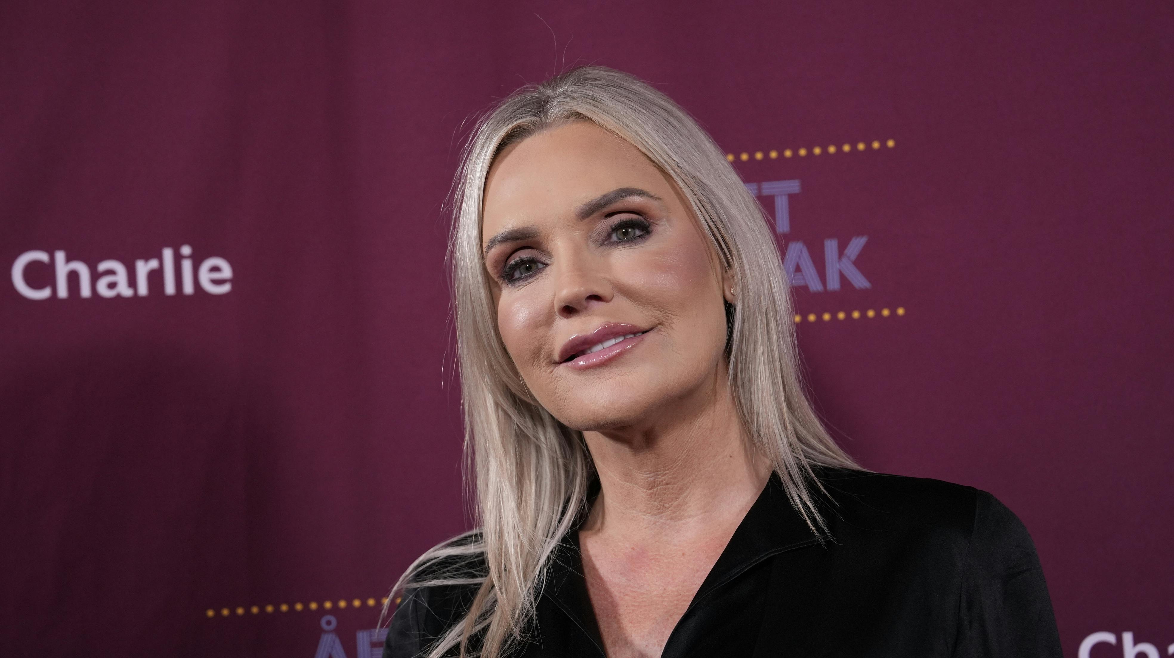 Janni Ree har taget Jeppe Stokholm med til aftenens gallashow "Året der gak", der bliver afholdt i Cirkusbygningen i København.